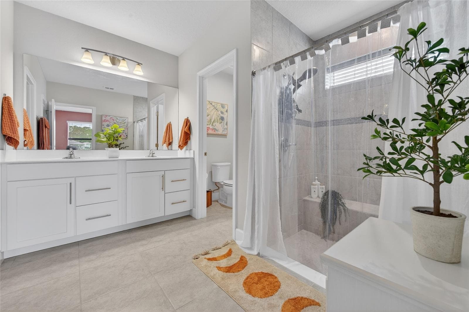 Primary Bath-Home now vacant - 222 EAGLE HARBOR WAY, DAYTONA BEACH