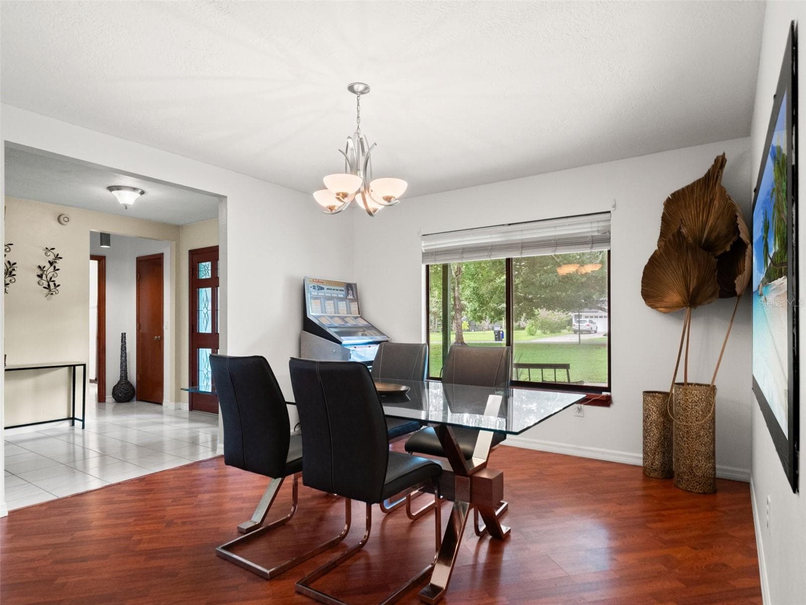 Bright Dining Room with Views of The Front Grounds - 3501 HILL STREAM AVE, APOPKA