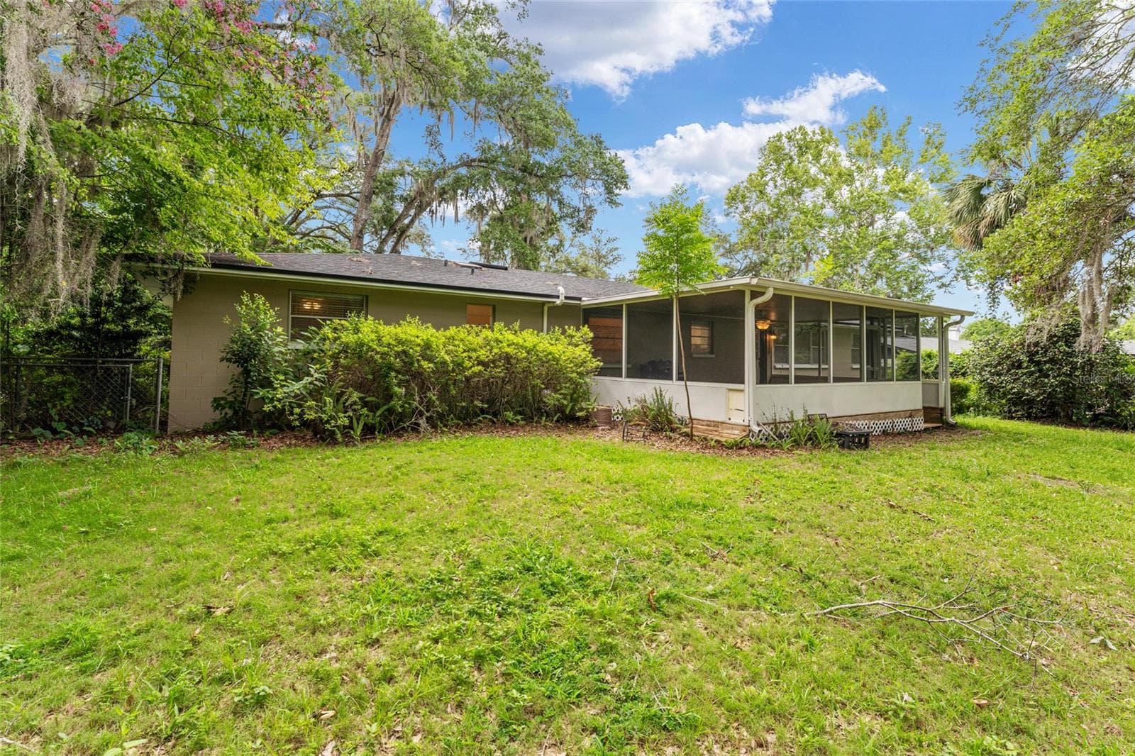 Single Family Residence at 930 NW 37TH TER, GAINESVILLE, photo 41 of 49