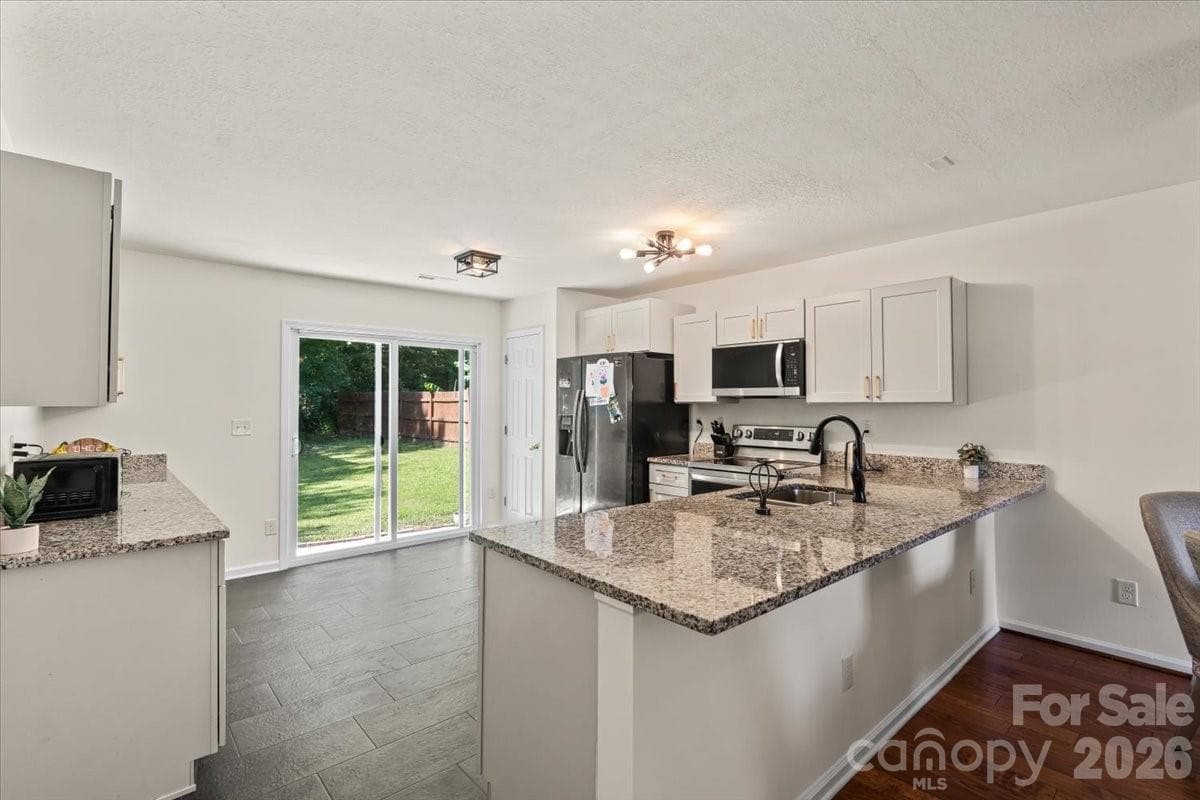 Single Family Residence at 3119 Decapolis Drive, Charlotte, photo 6 of 20
