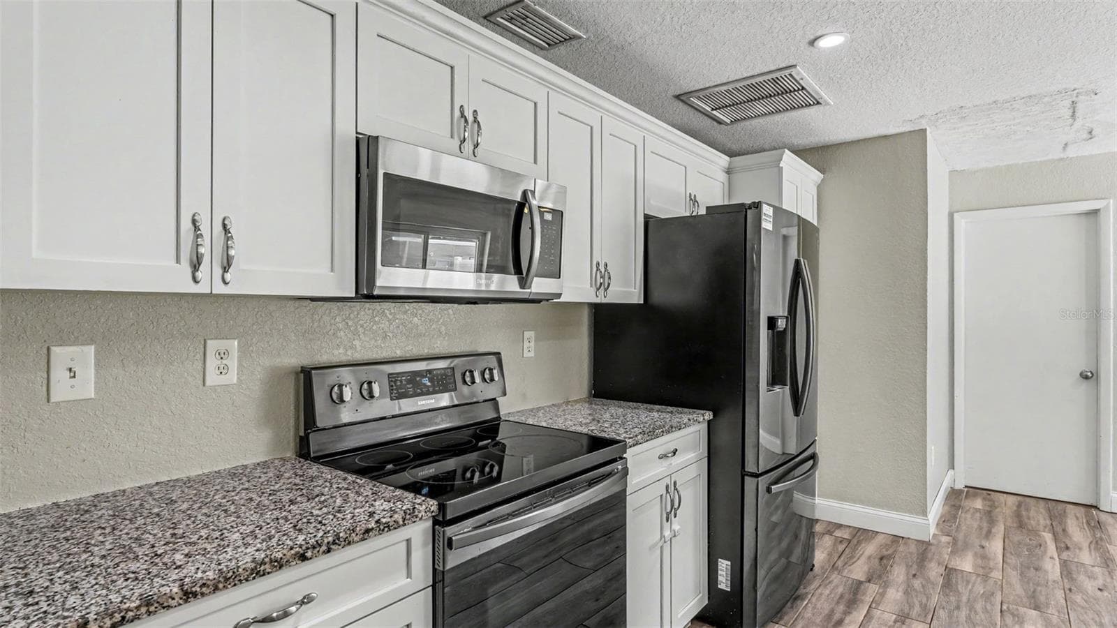 Single Family Residence at 3180 FLAMINGO LN, MULBERRY, photo 19 of 41