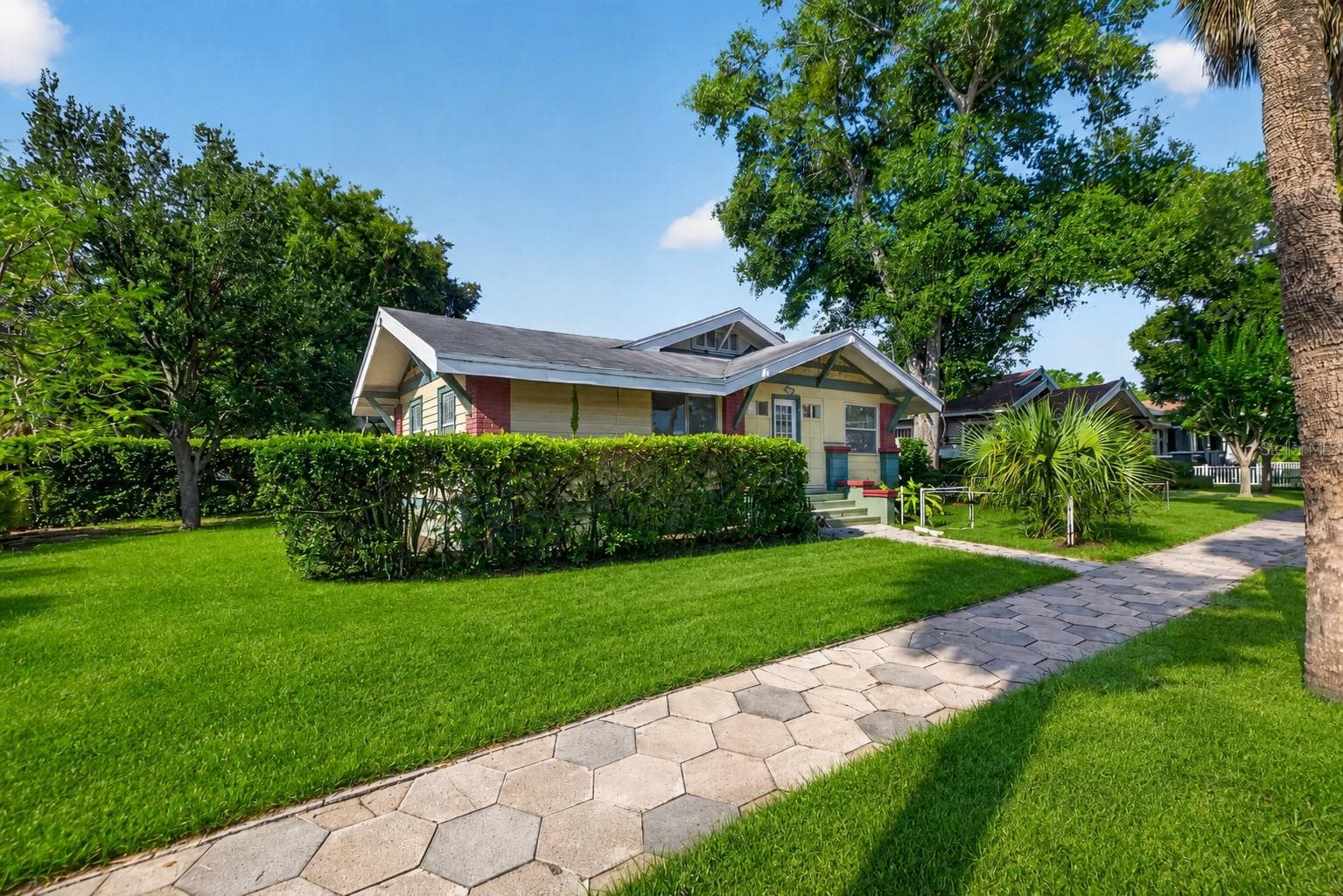 Single Family Residence at 2800 2ND AVE N, ST PETERSBURG, photo 2 of 44