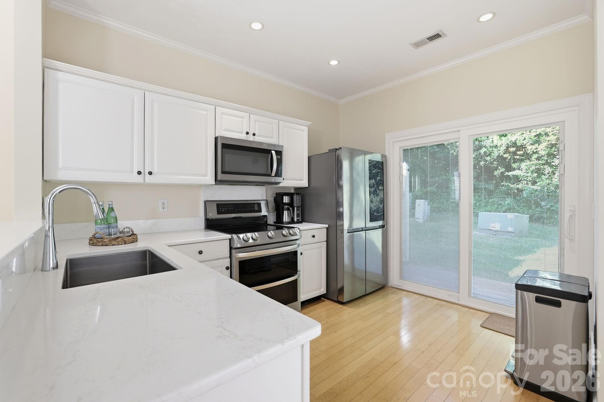 Townhouse at 16936 Commons Creek Drive, Charlotte, photo 5 of 19