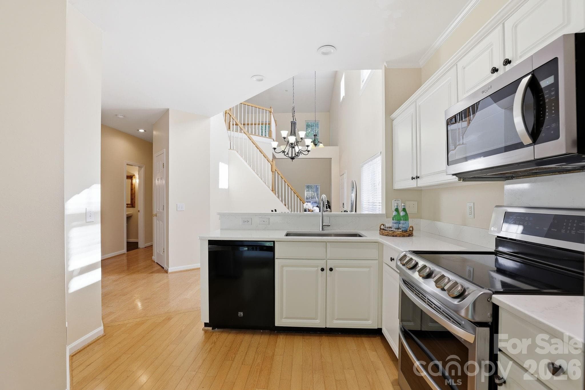Townhouse at 16936 Commons Creek Drive, Charlotte, photo 6 of 19