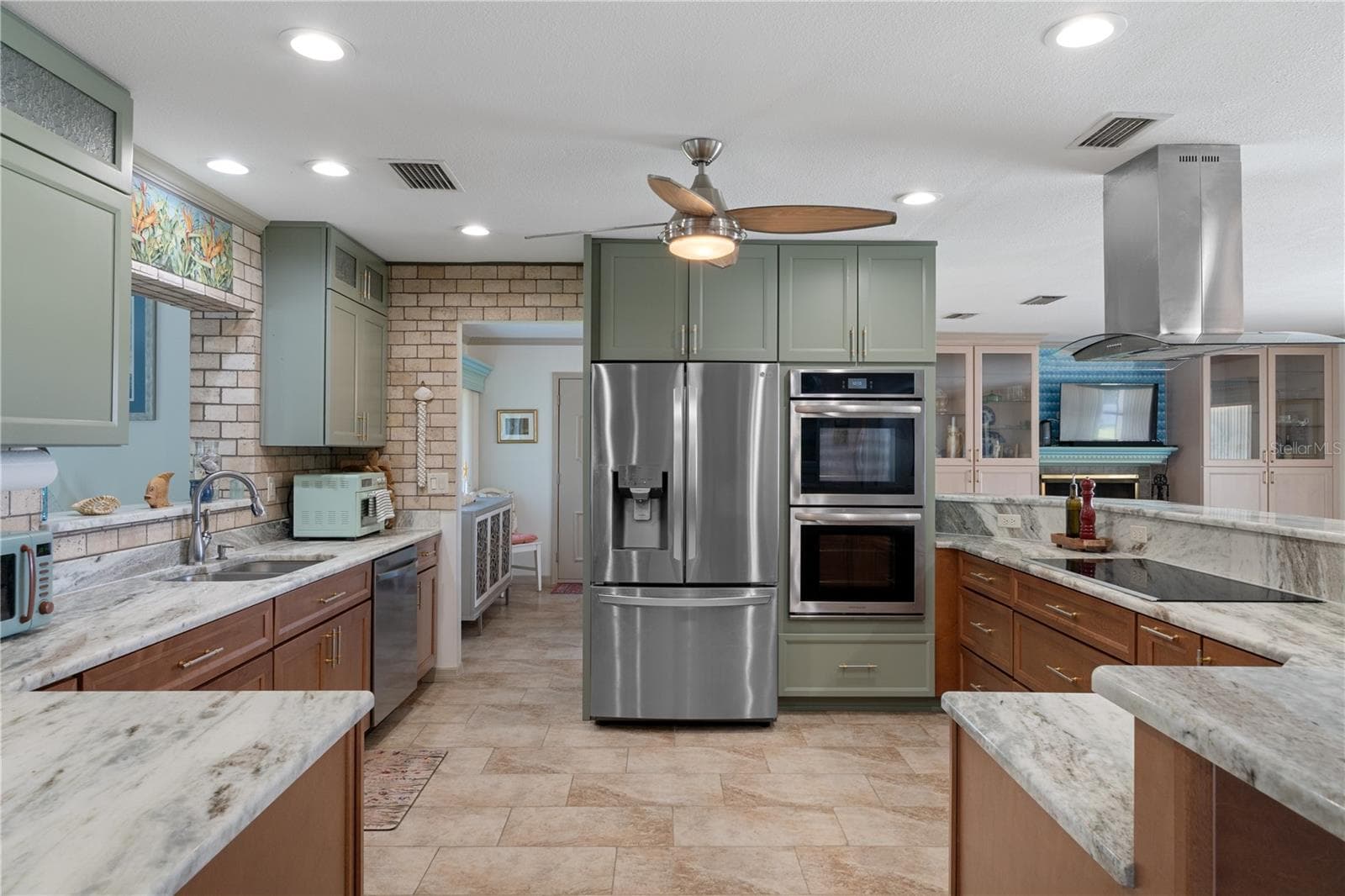 Single Family Residence at 2160 N WATERSEDGE DR, CRYSTAL RIVER, photo 17 of 49