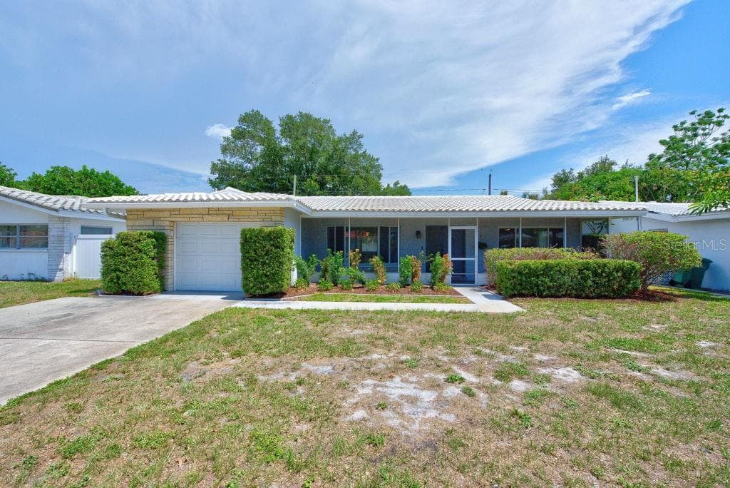 Single Family Residence at 2159 GREENBRIAR BLVD, CLEARWATER, photo 2 of 50
