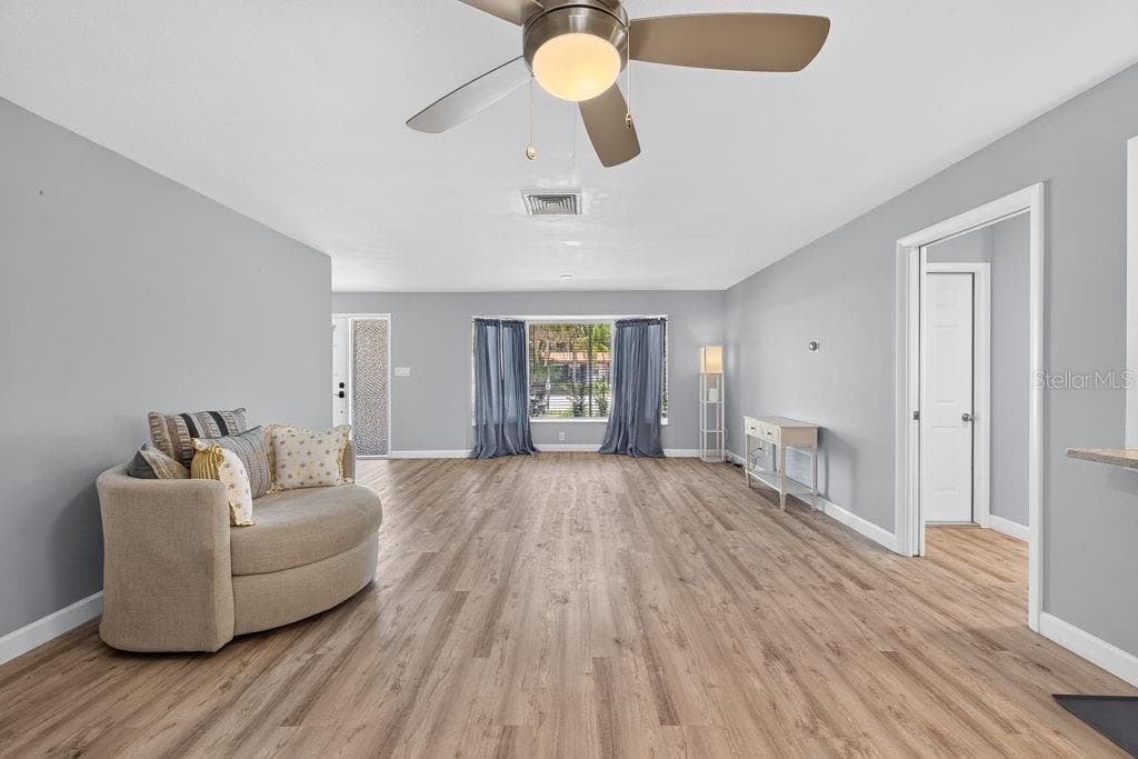 Single Family Residence at 2159 GREENBRIAR BLVD, CLEARWATER, photo 6 of 50