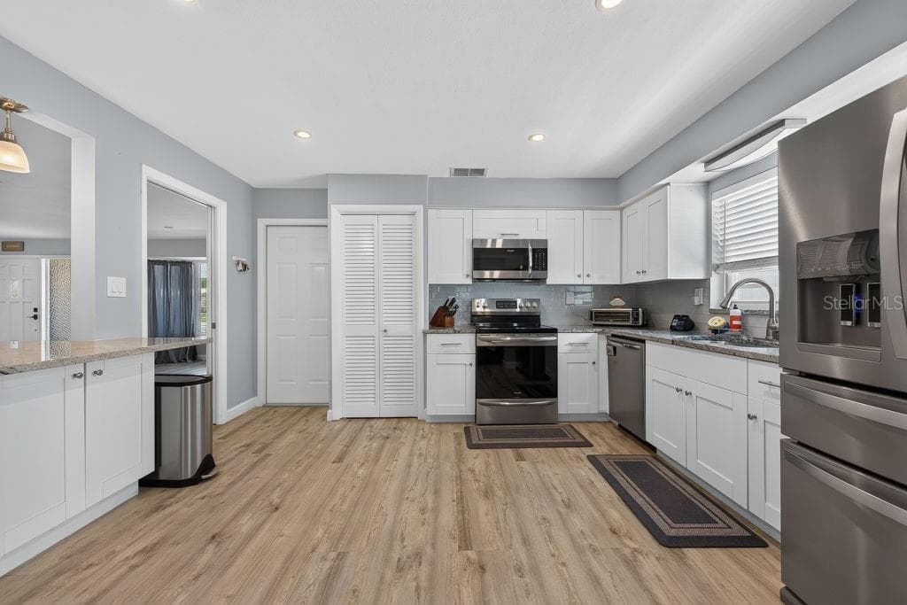 Single Family Residence at 2159 GREENBRIAR BLVD, CLEARWATER, photo 17 of 50