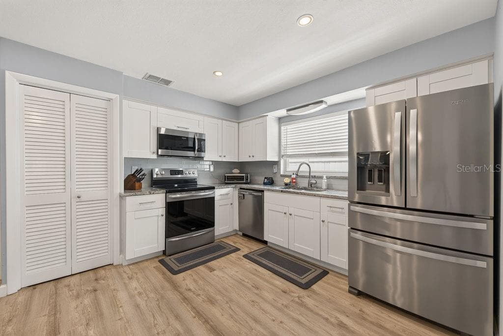 Single Family Residence at 2159 GREENBRIAR BLVD, CLEARWATER, photo 18 of 50