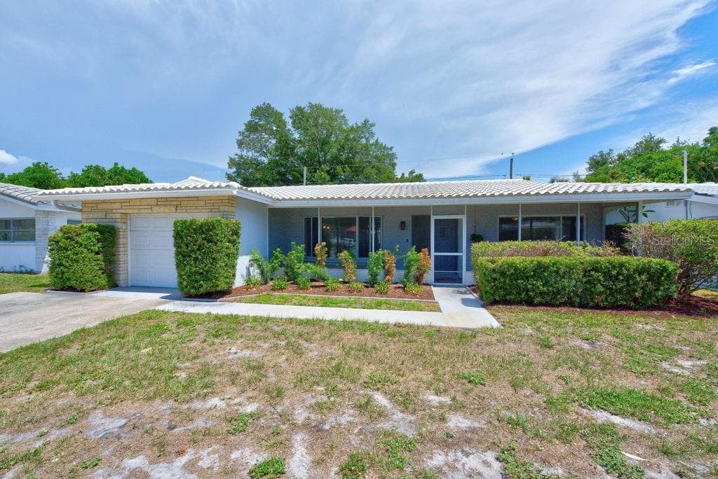 Single Family Residence at 2159 GREENBRIAR BLVD, CLEARWATER, photo 42 of 50