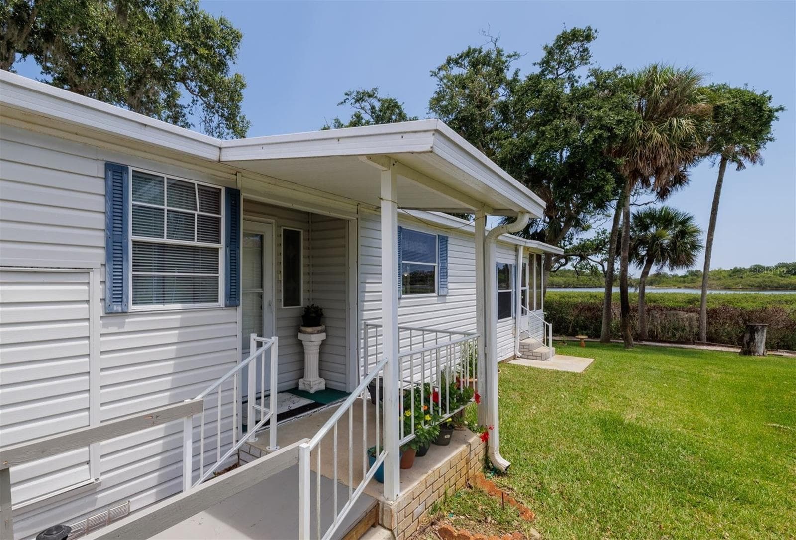 Manufactured Home at 735 NAVIGATORS WAY, EDGEWATER, photo 10 of 73