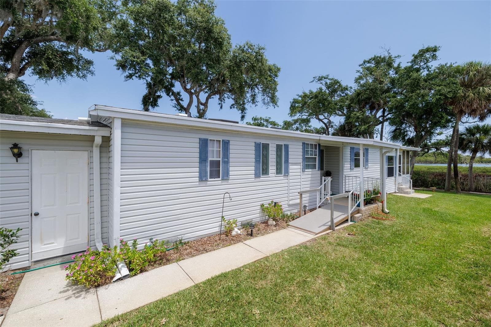 Manufactured Home at 735 NAVIGATORS WAY, EDGEWATER, photo 9 of 73