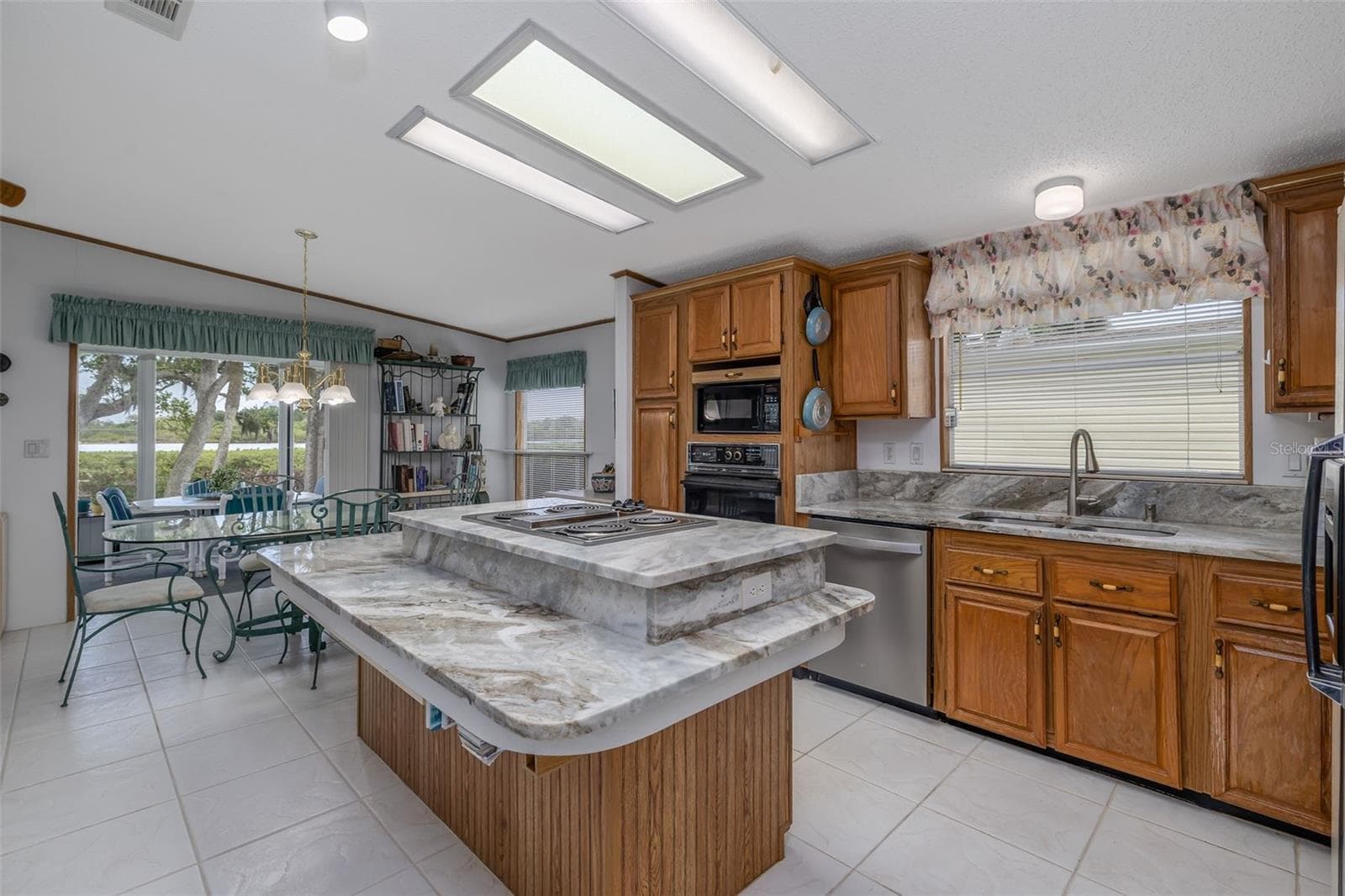 Manufactured Home at 735 NAVIGATORS WAY, EDGEWATER, photo 14 of 73