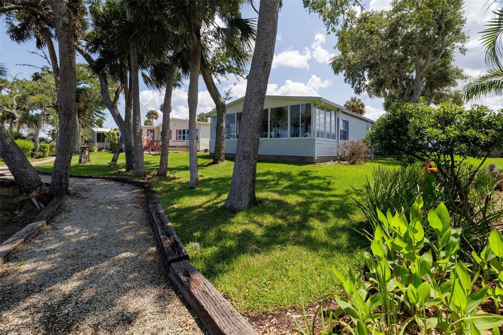 Manufactured Home at 735 NAVIGATORS WAY, EDGEWATER, photo 28 of 73