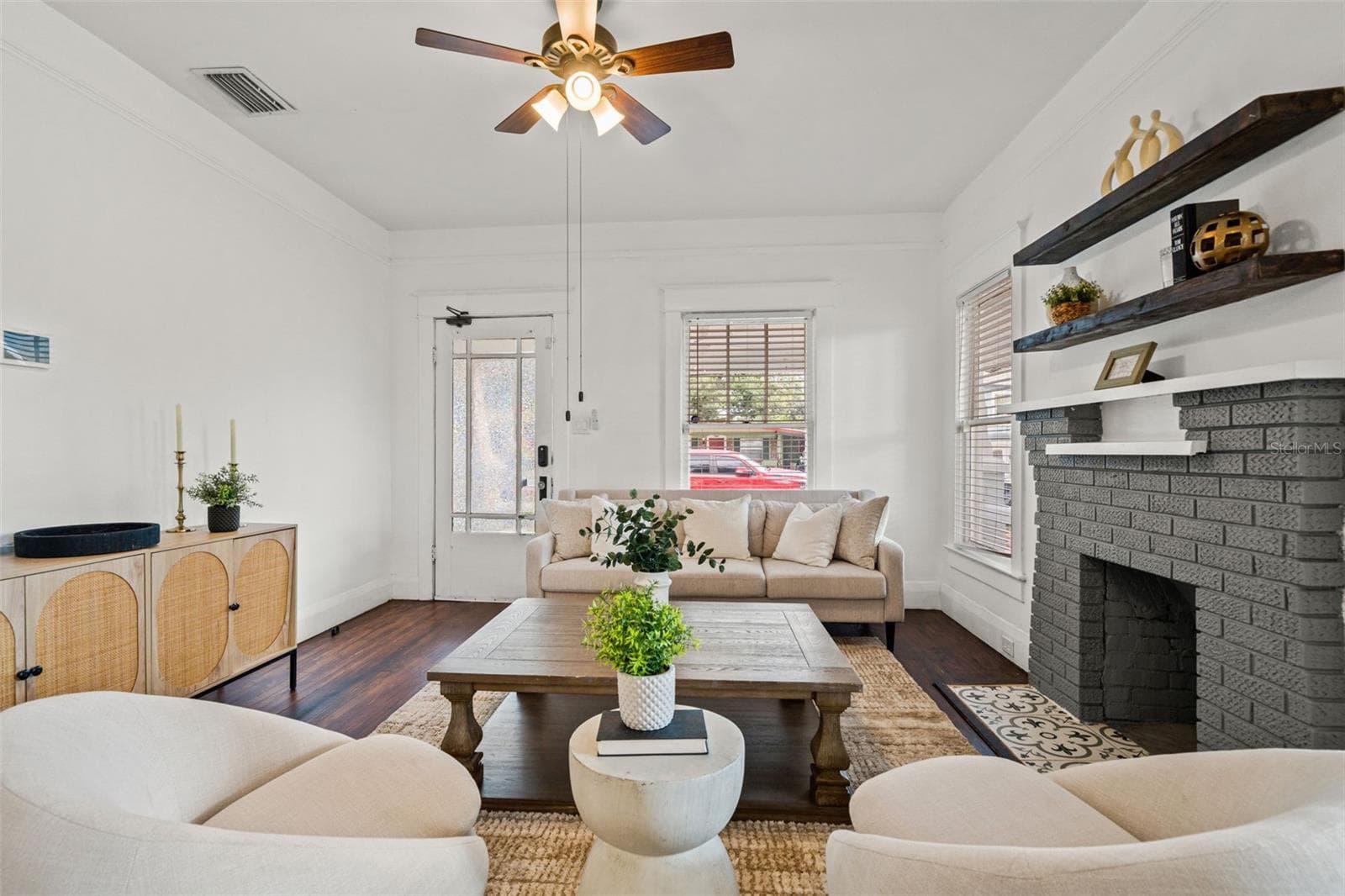 Single Family Residence at 102 W NORTH ST, TAMPA, photo 6 of 45