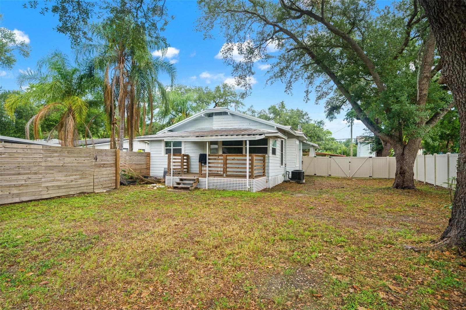 Single Family Residence at 102 W NORTH ST, TAMPA, photo 28 of 45
