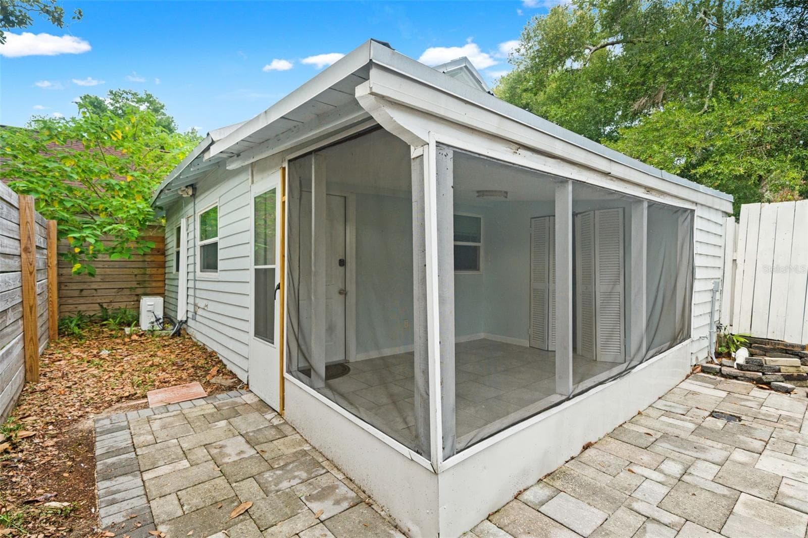 Single Family Residence at 102 W NORTH ST, TAMPA, photo 33 of 45