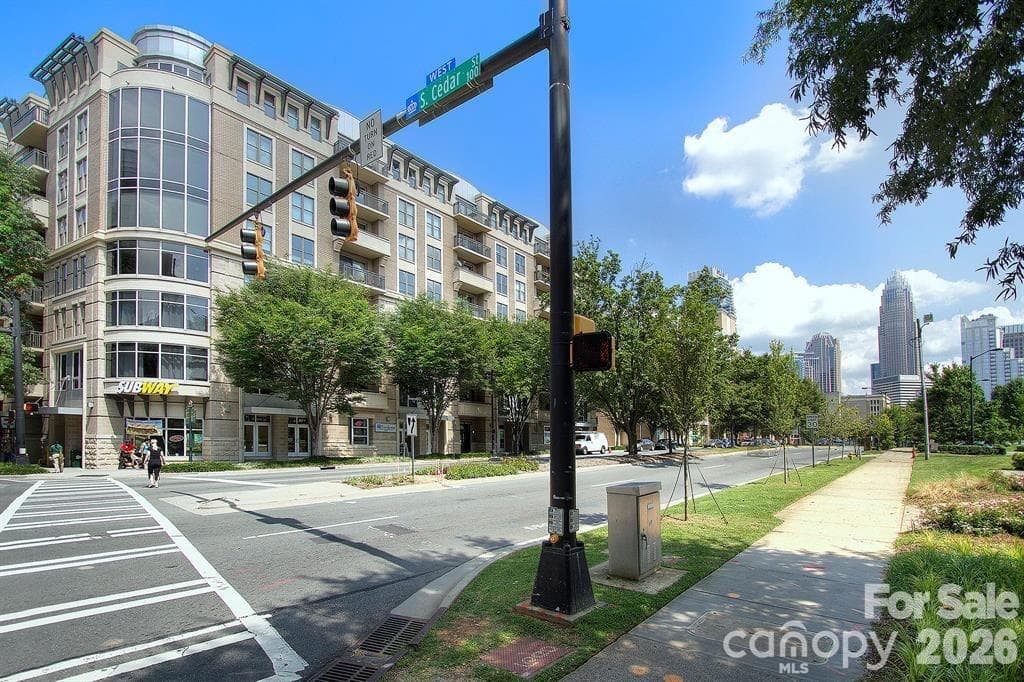 Condominium at 718 W Trade Street, Charlotte, photo 25 of 27