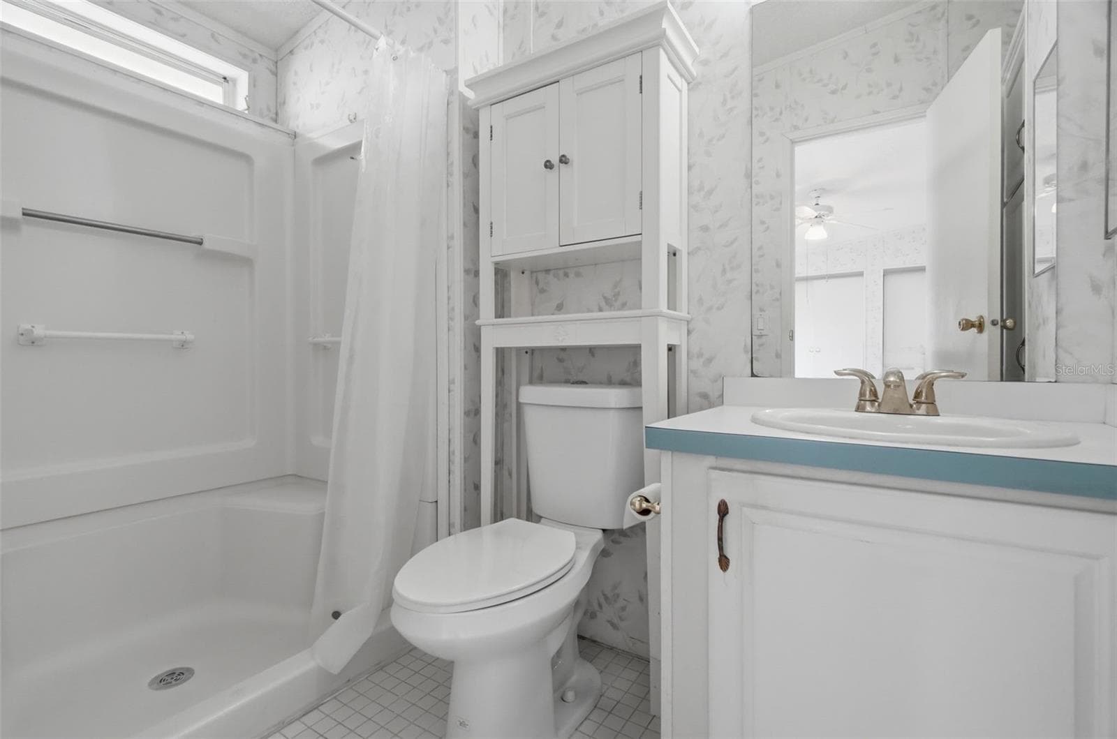 Primary bath - 6826 MOUNT ORANGE DR NE #383, ST PETERSBURG