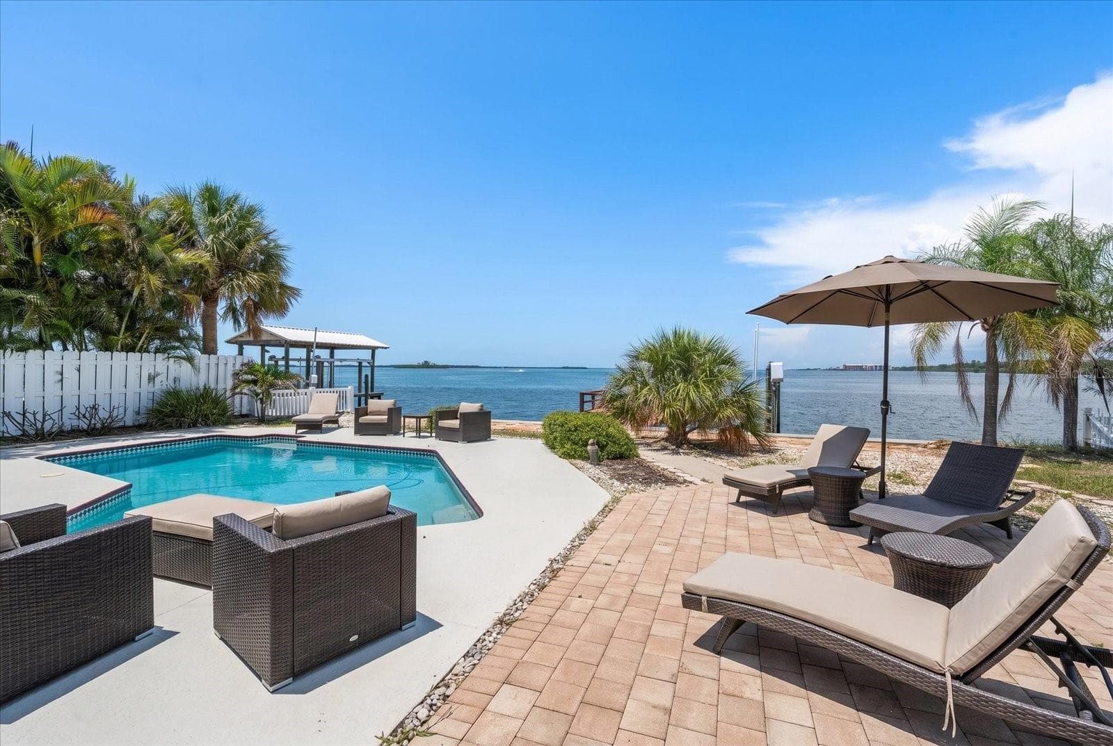 Single Family Residence at 1854 VENETIAN POINT DR, CLEARWATER, photo 22 of 28