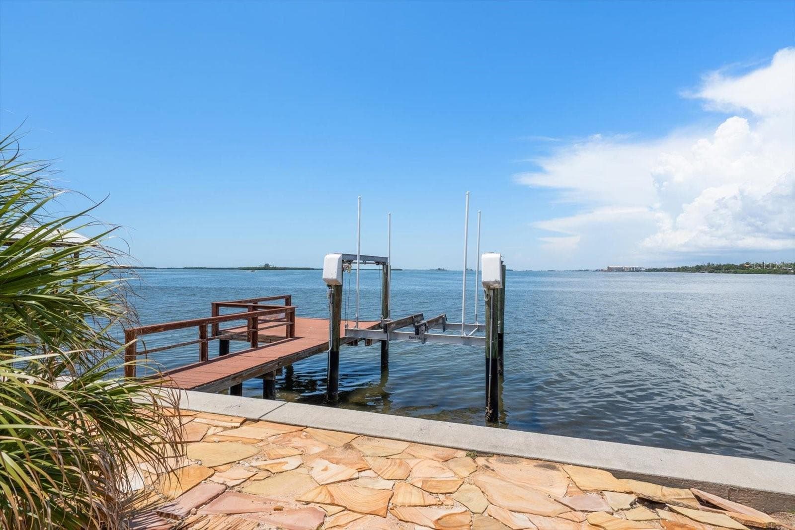 Single Family Residence at 1854 VENETIAN POINT DR, CLEARWATER, photo 25 of 28