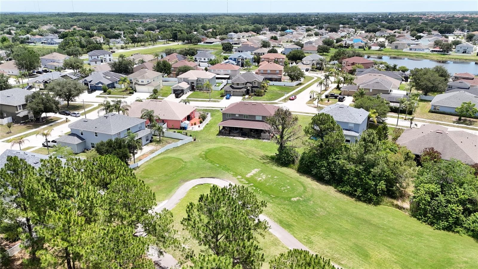 Single Family Residence at 12915 CARLINGTON LN, RIVERVIEW, photo 32 of 38