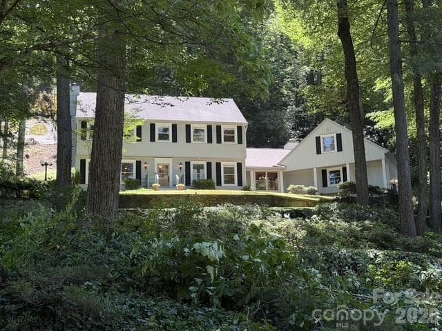Single Family Residence at Hendersonville, photo 4 of 41