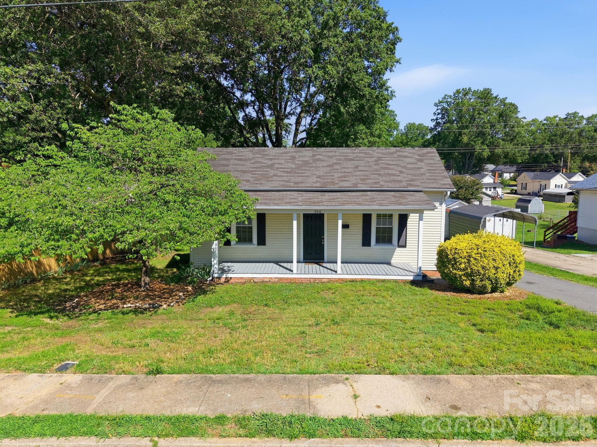 Single Family Residence at Kannapolis, photo 2 of 39