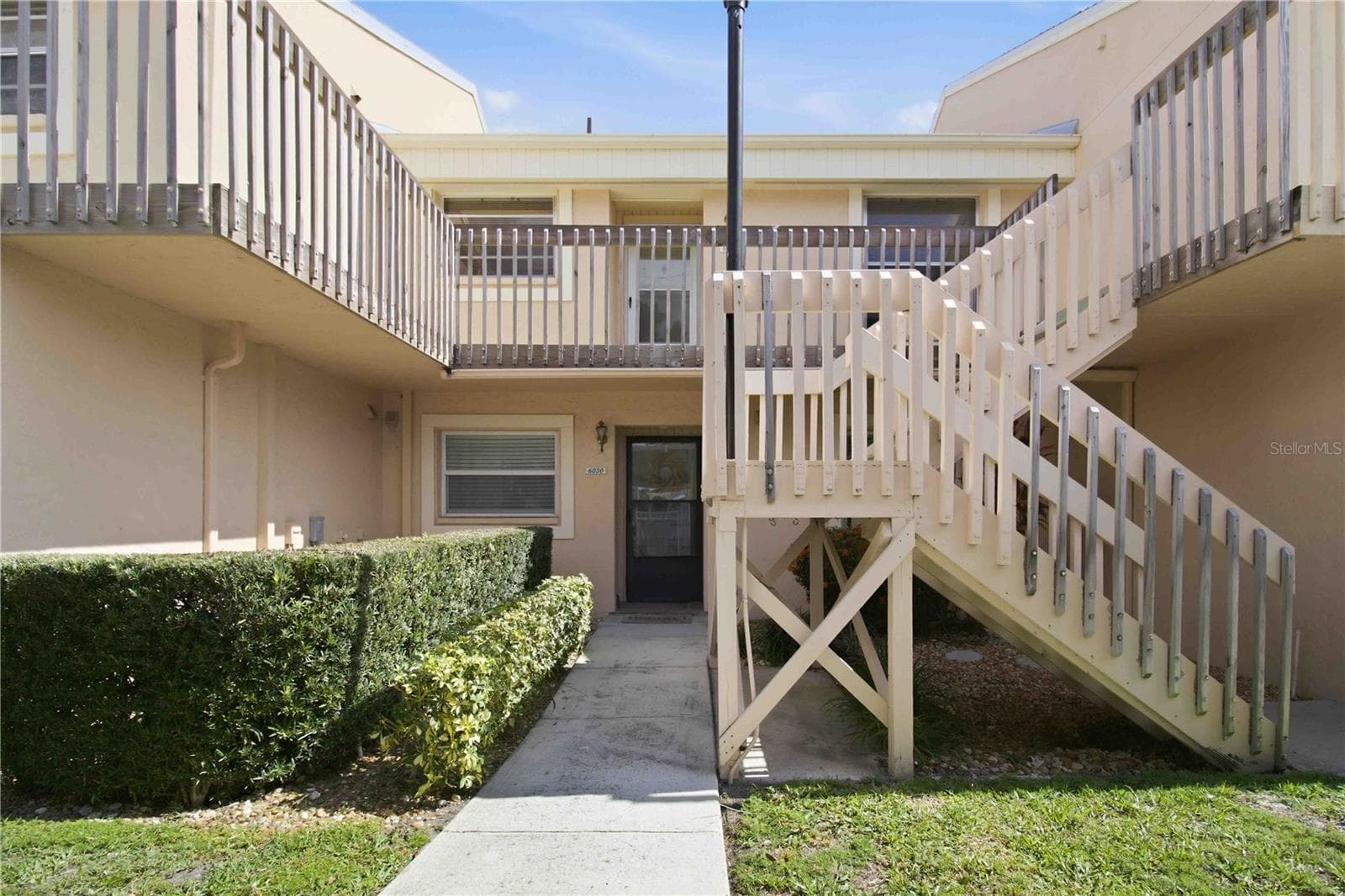 Condominium at 6032 7TH AVE W #6032, BRADENTON, photo 3 of 38