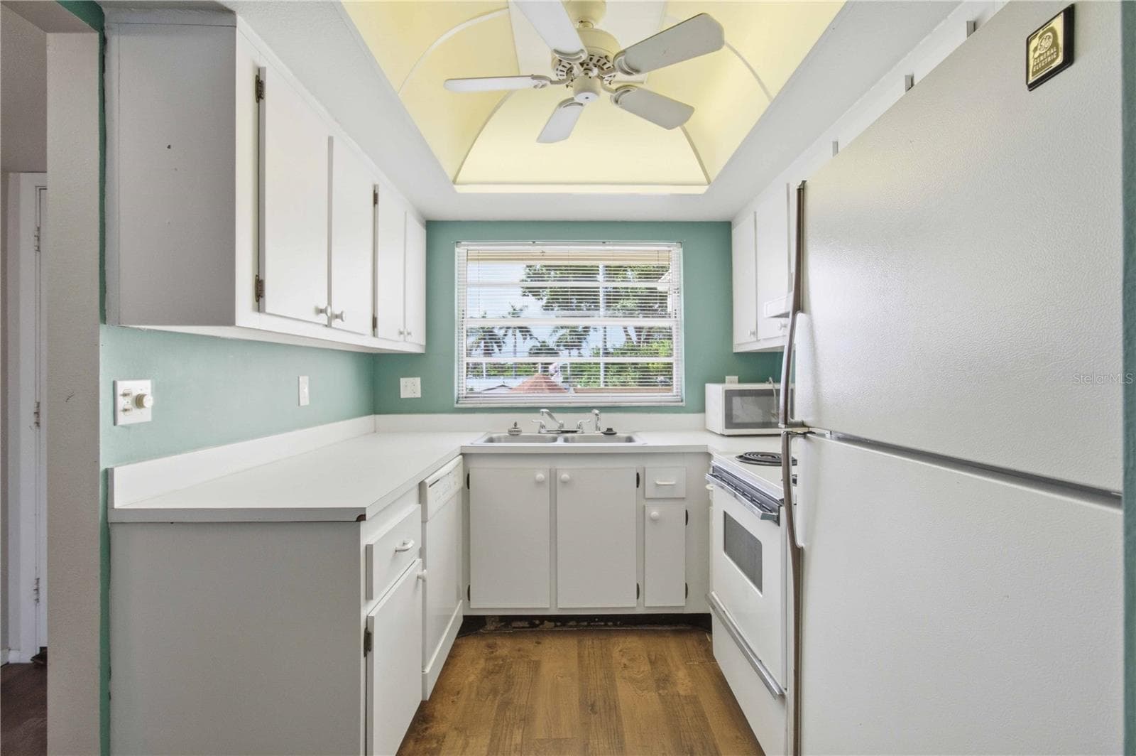 Condominium at 6032 7TH AVE W #6032, BRADENTON, photo 6 of 38