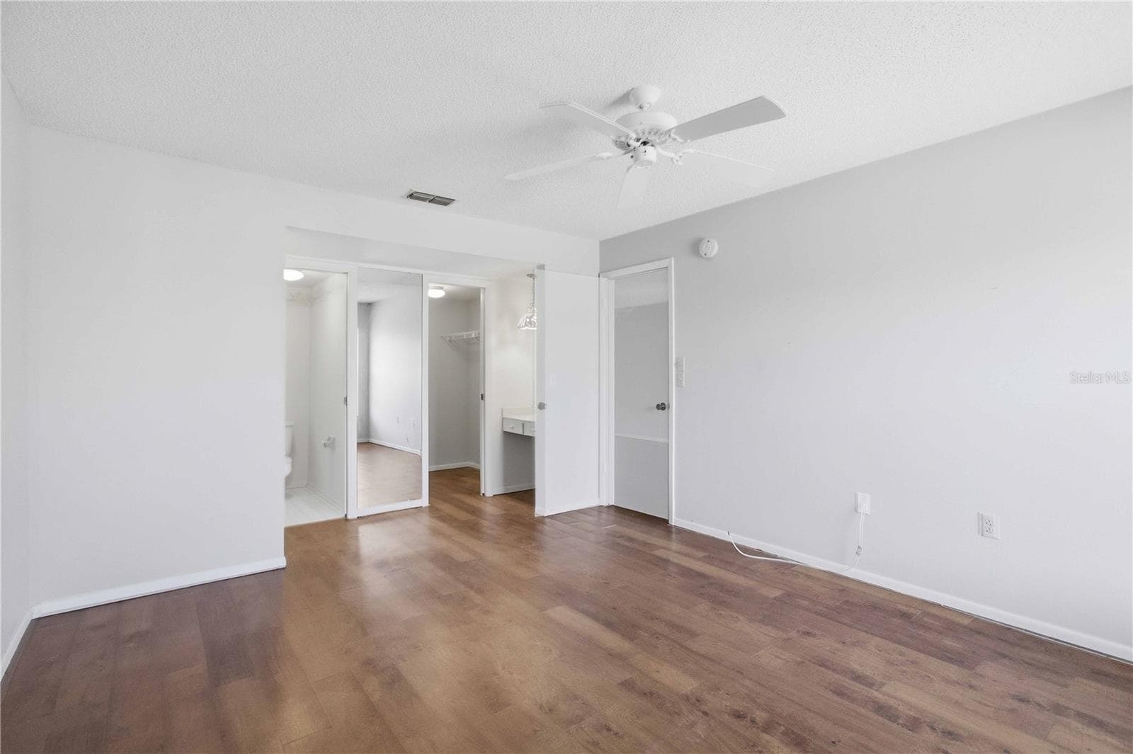 Condominium at 6032 7TH AVE W #6032, BRADENTON, photo 16 of 38