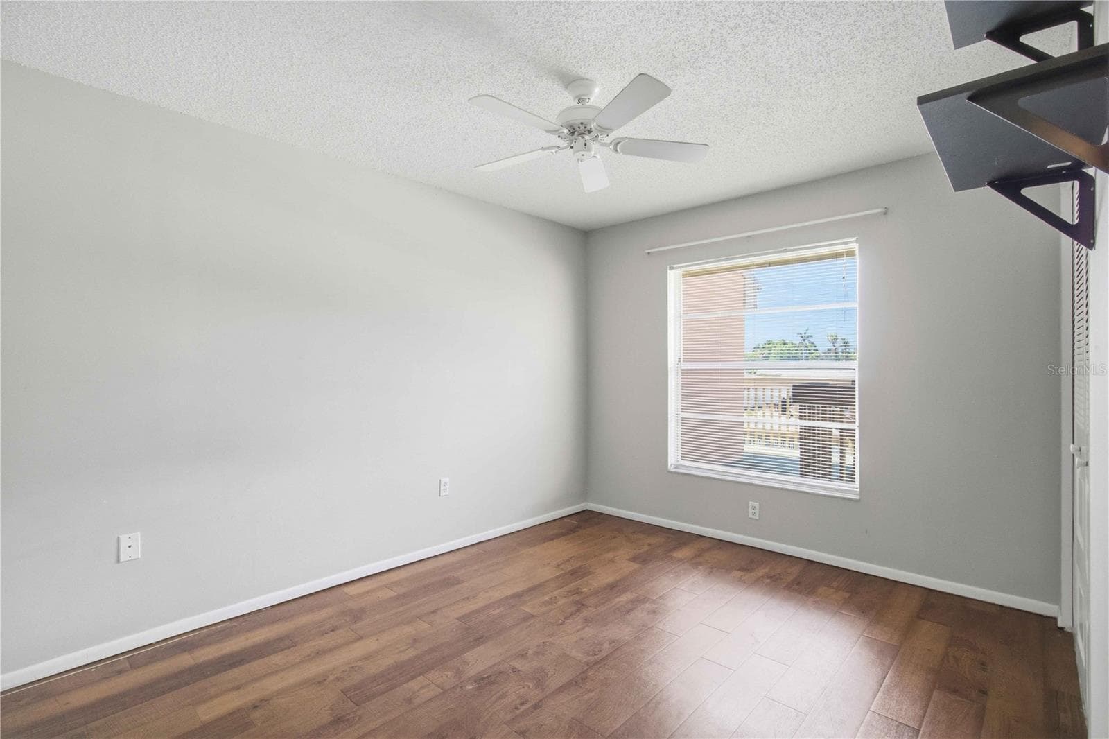 Condominium at 6032 7TH AVE W #6032, BRADENTON, photo 21 of 38