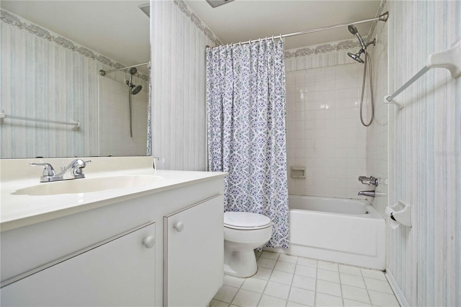 Condominium at 6032 7TH AVE W #6032, BRADENTON, photo 25 of 38