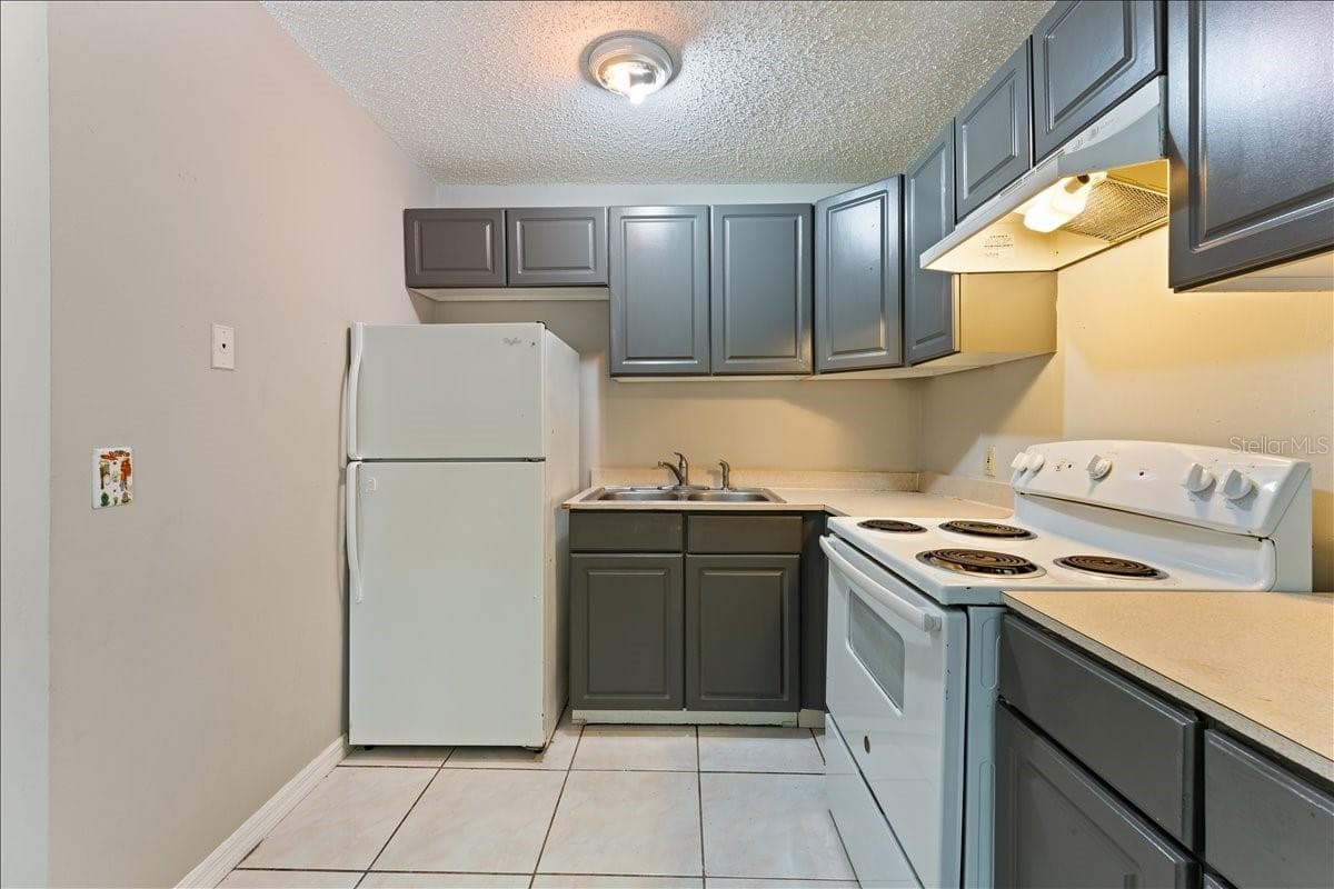 Condominium at 6345 NEWTOWN CIR #45B2, TAMPA, photo 4 of 37
