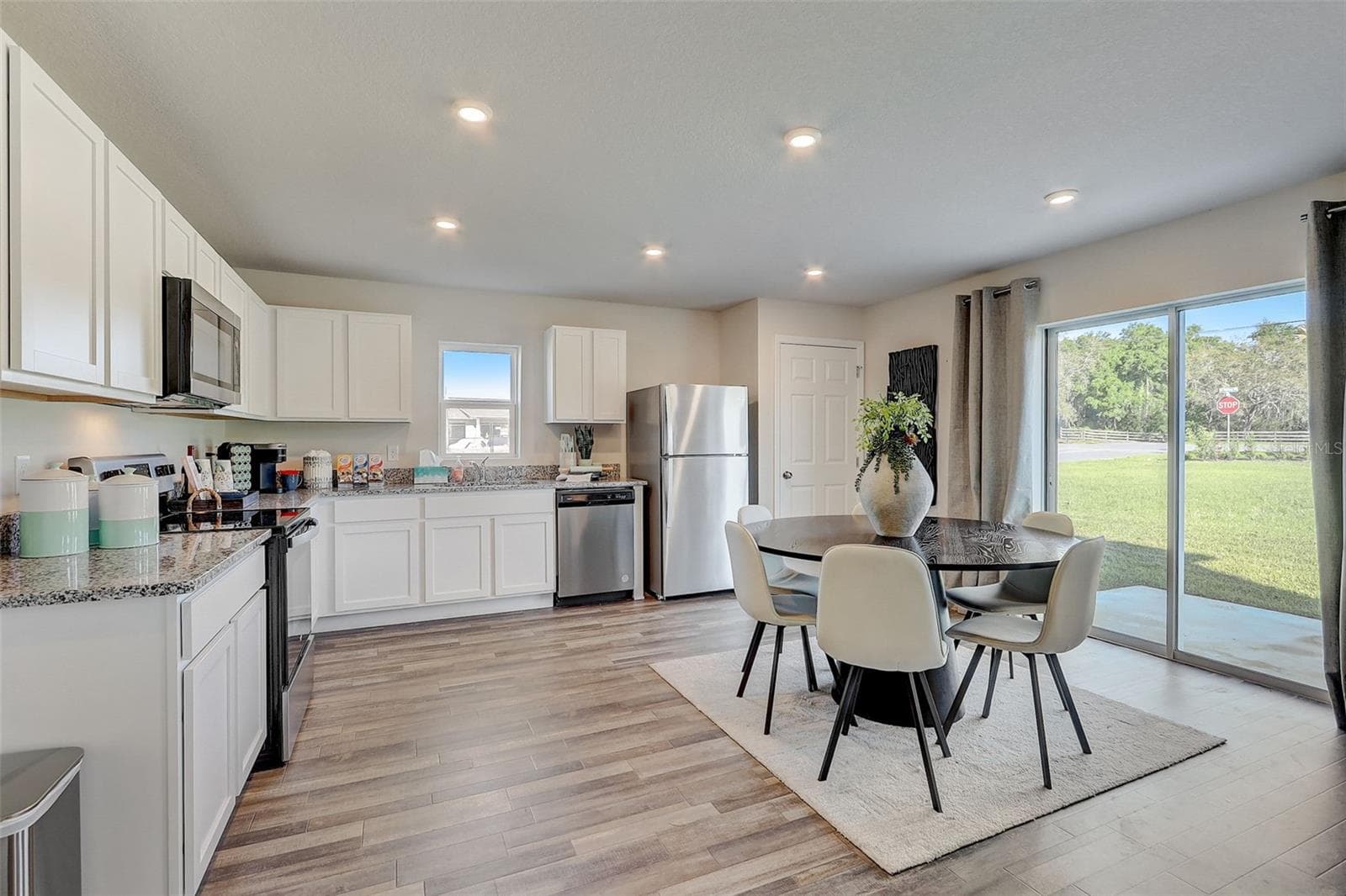 Single Family Residence at 2060 GOLDEN BEAK DR, EAGLE LAKE, photo 11 of 51