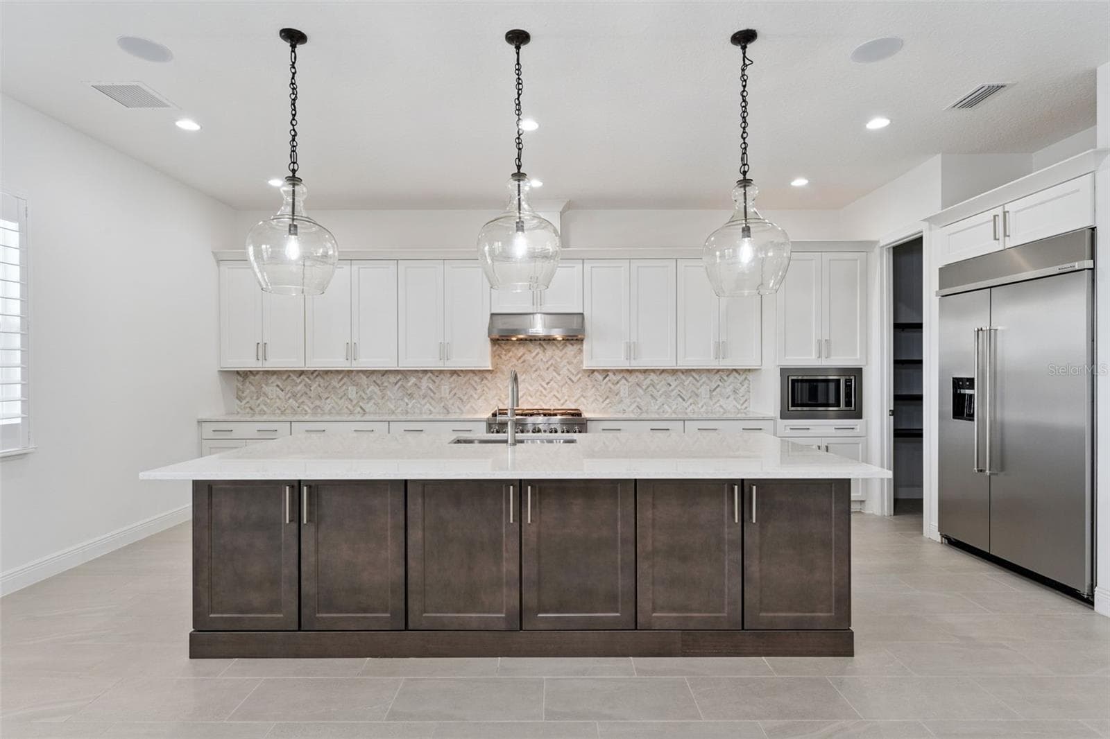 Single Family Residence at 9652 ENGLISH LAUREL CT, ORLANDO, photo 14 of 52