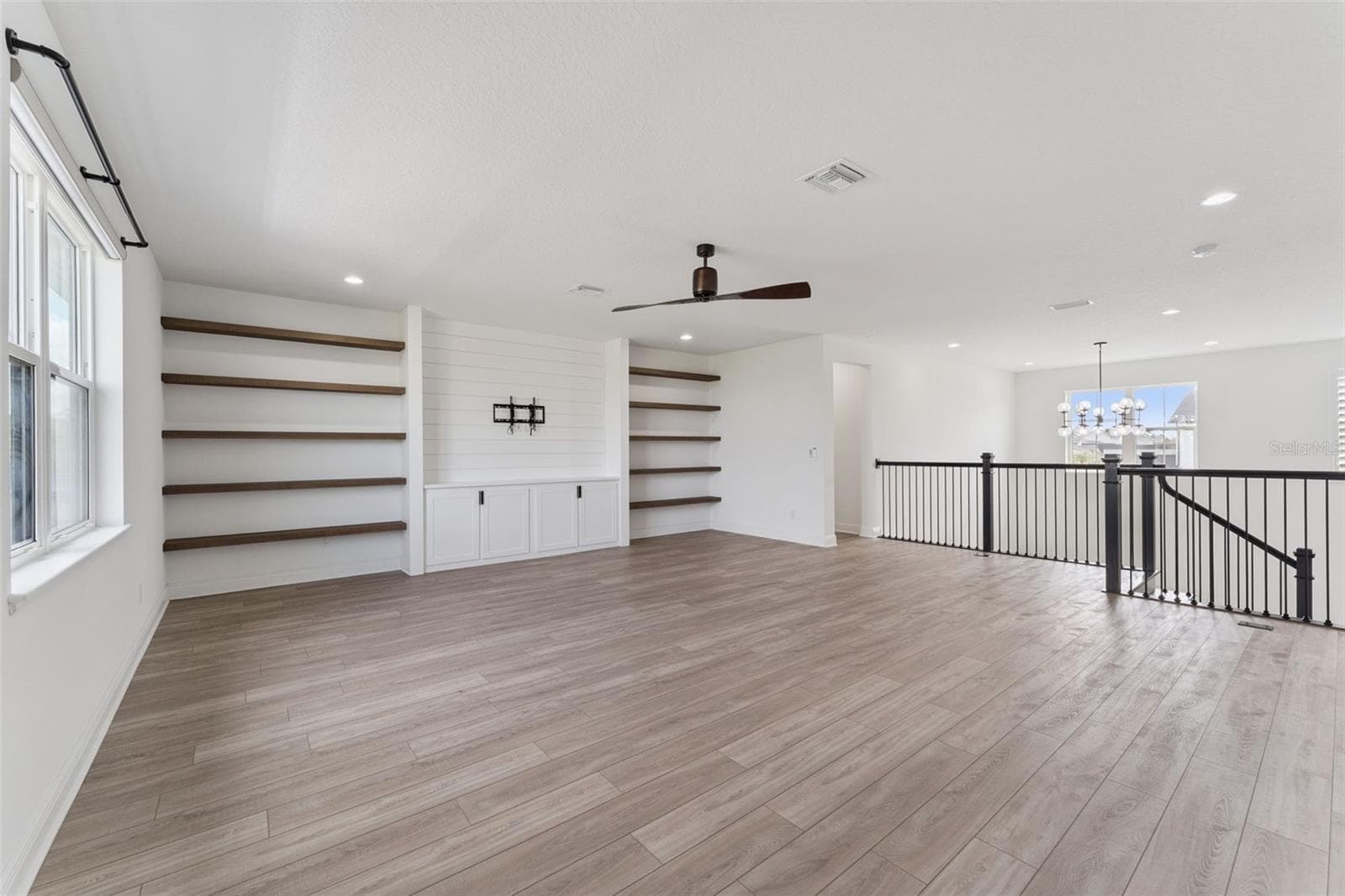 Single Family Residence at 9652 ENGLISH LAUREL CT, ORLANDO, photo 18 of 52