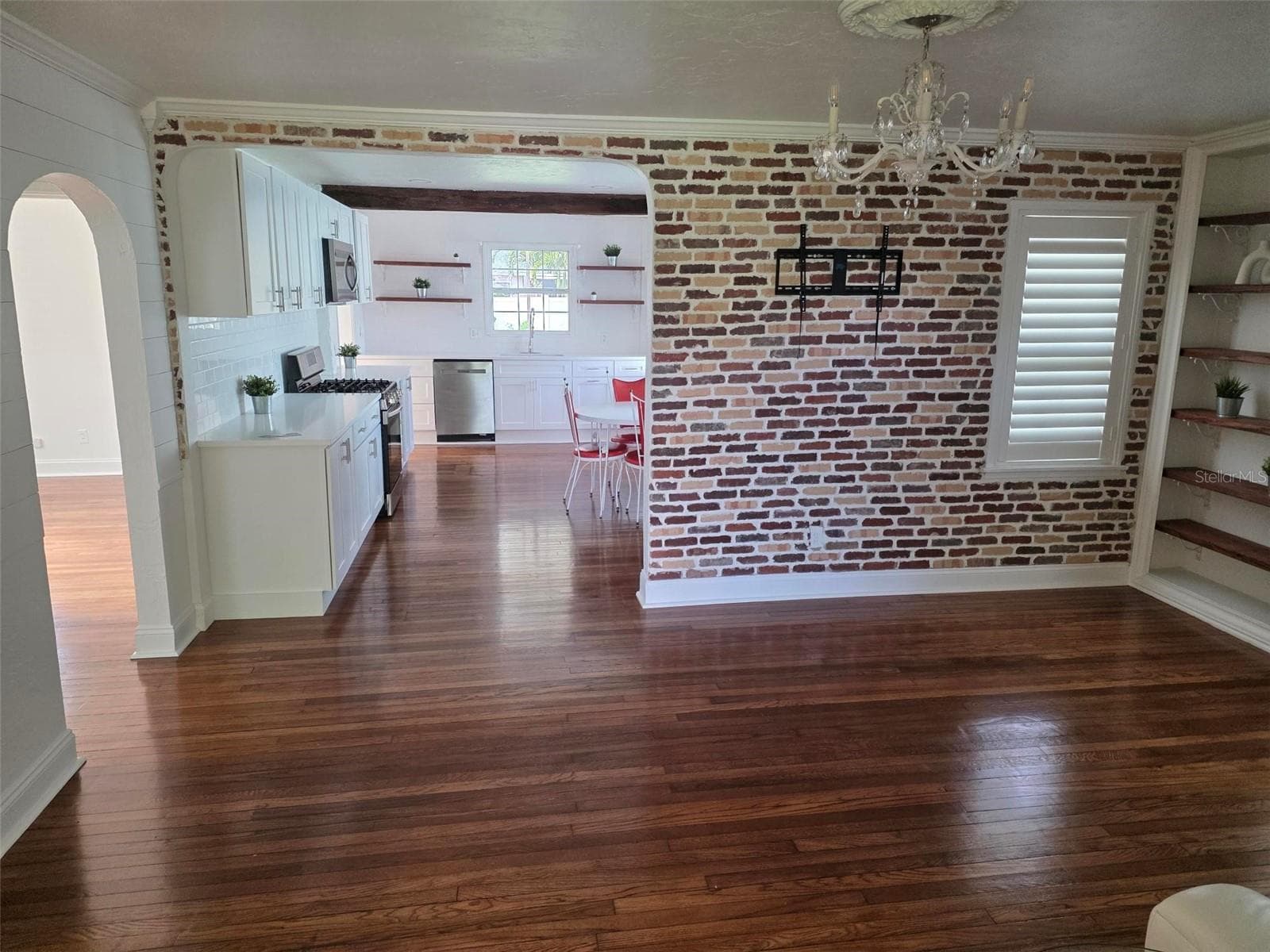 Single Family Residence at 734 37TH AVE N, ST PETERSBURG, photo 7 of 15