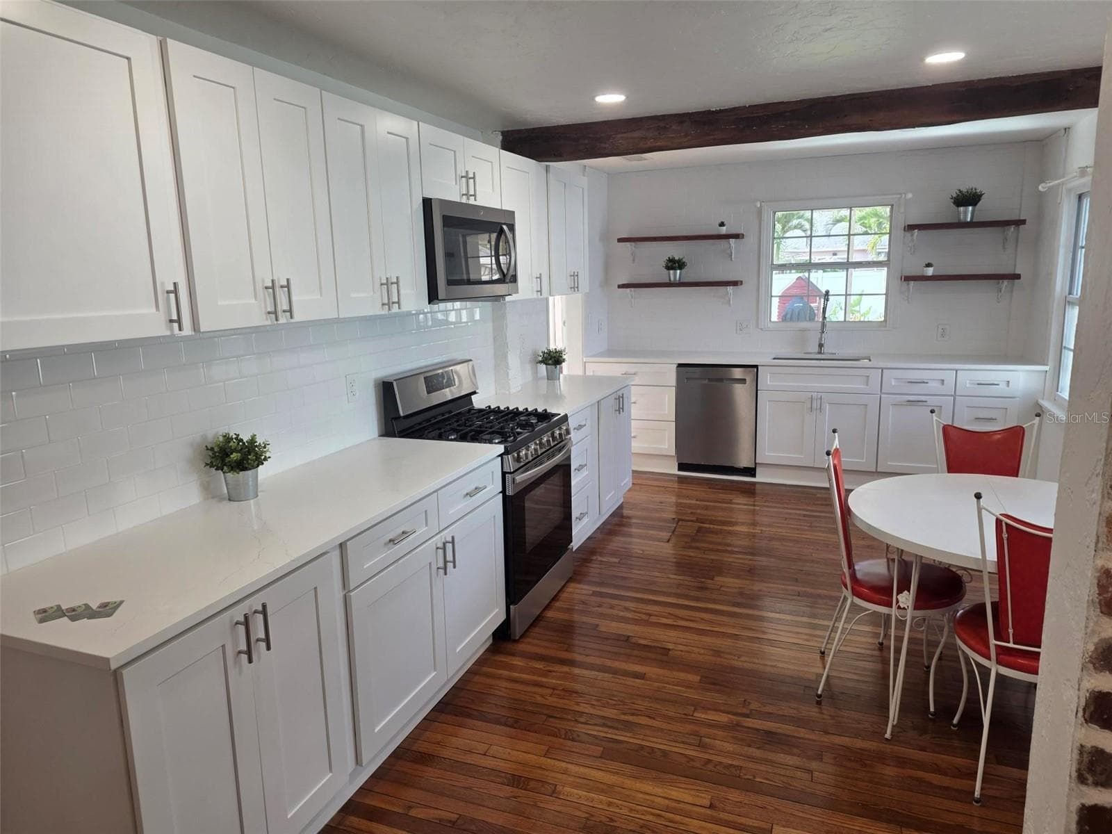 Single Family Residence at 734 37TH AVE N, ST PETERSBURG, photo 9 of 15