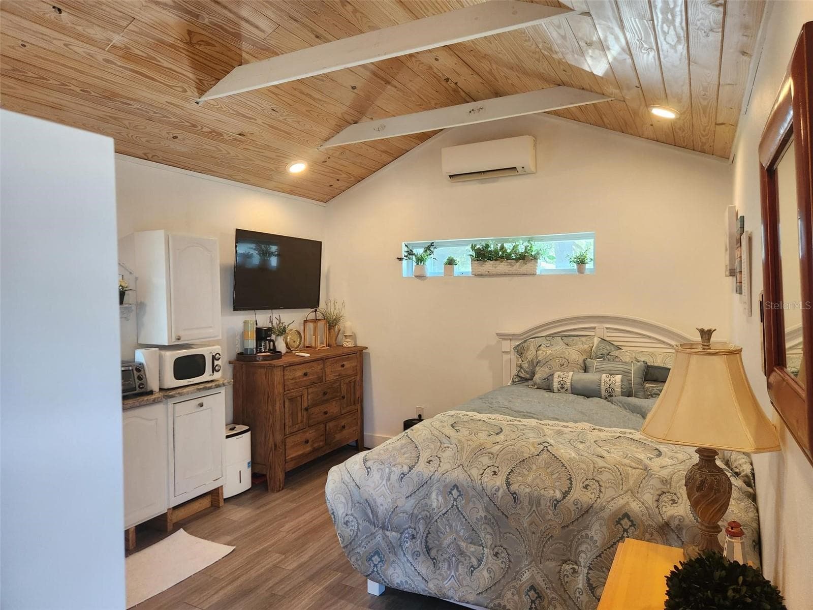 Single Family Residence at 734 37TH AVE N, ST PETERSBURG, photo 11 of 15