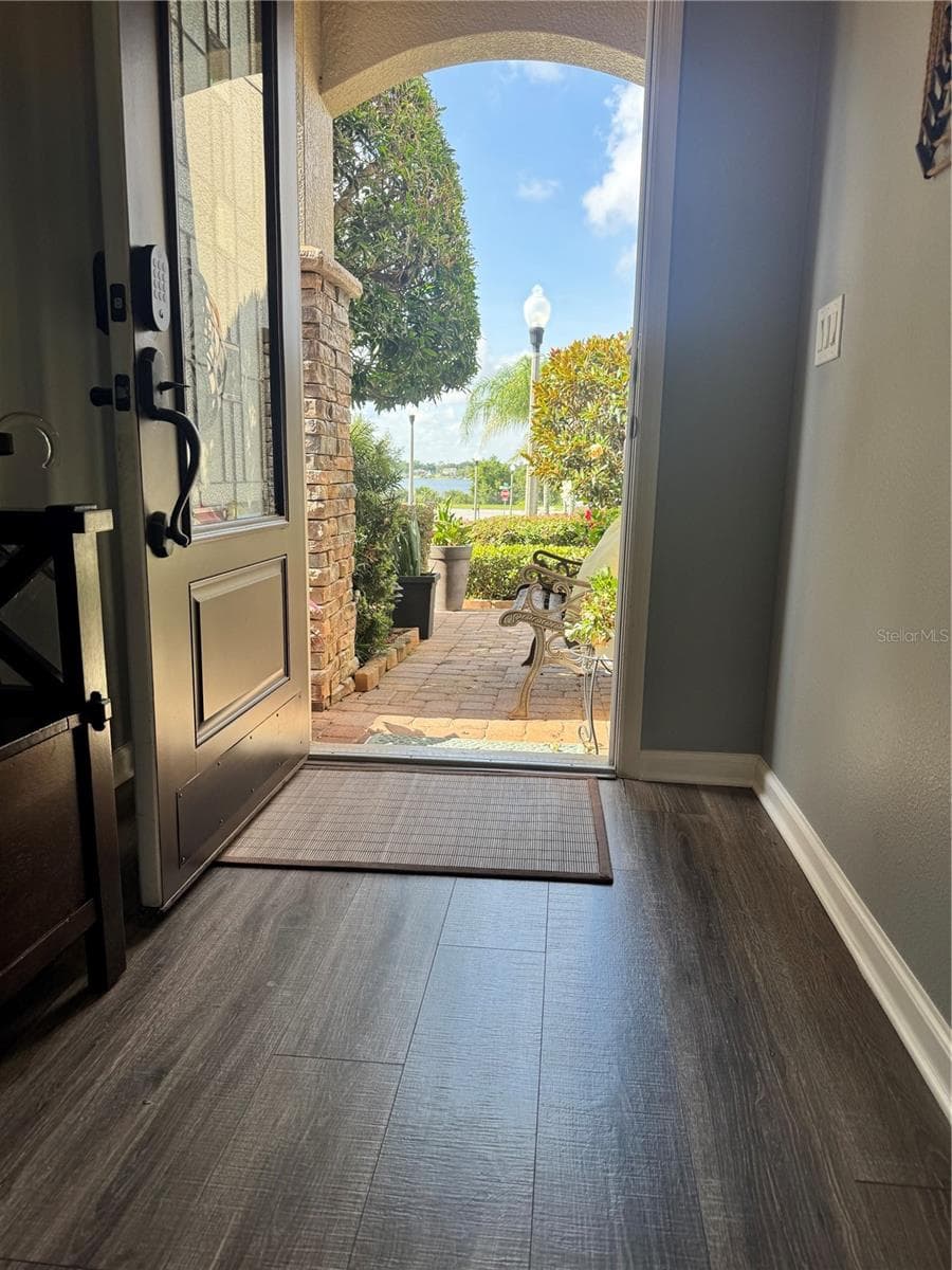 Entry - 16742 ABBEY HILL CT, CLERMONT