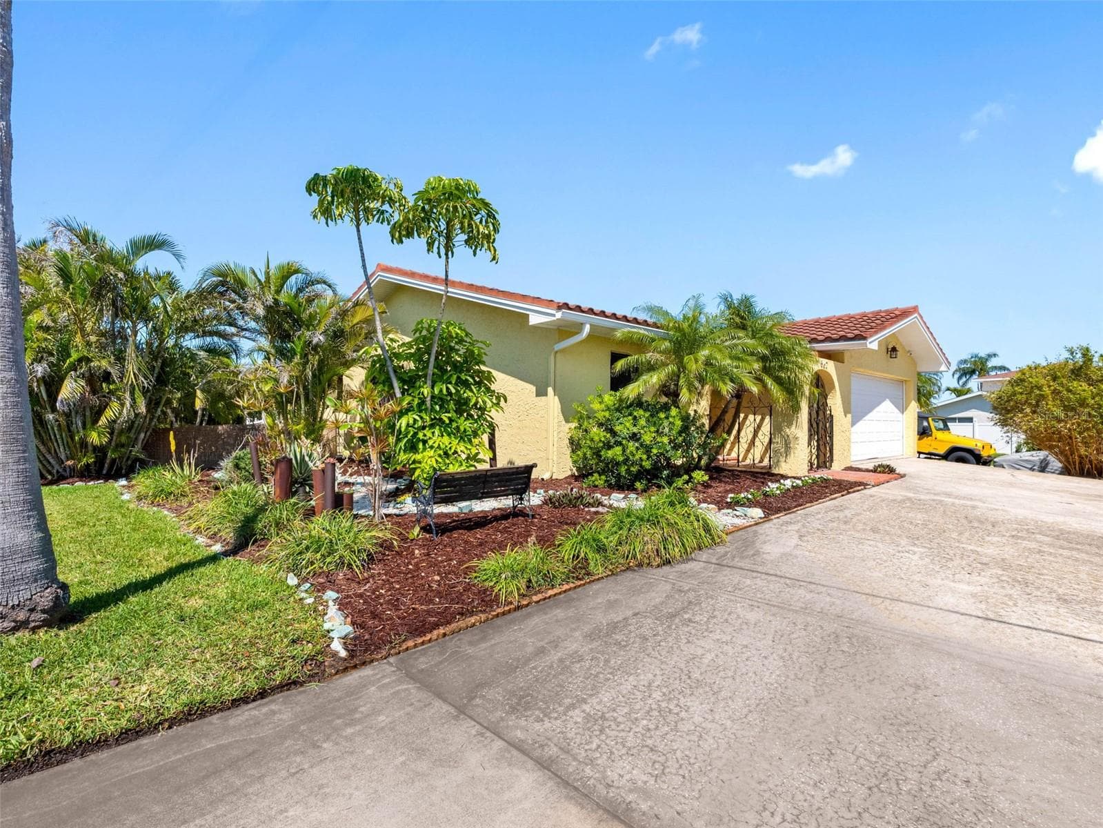 Single Family Residence at 562 JOHNS PASS AVE, MADEIRA BEACH, photo 6 of 89