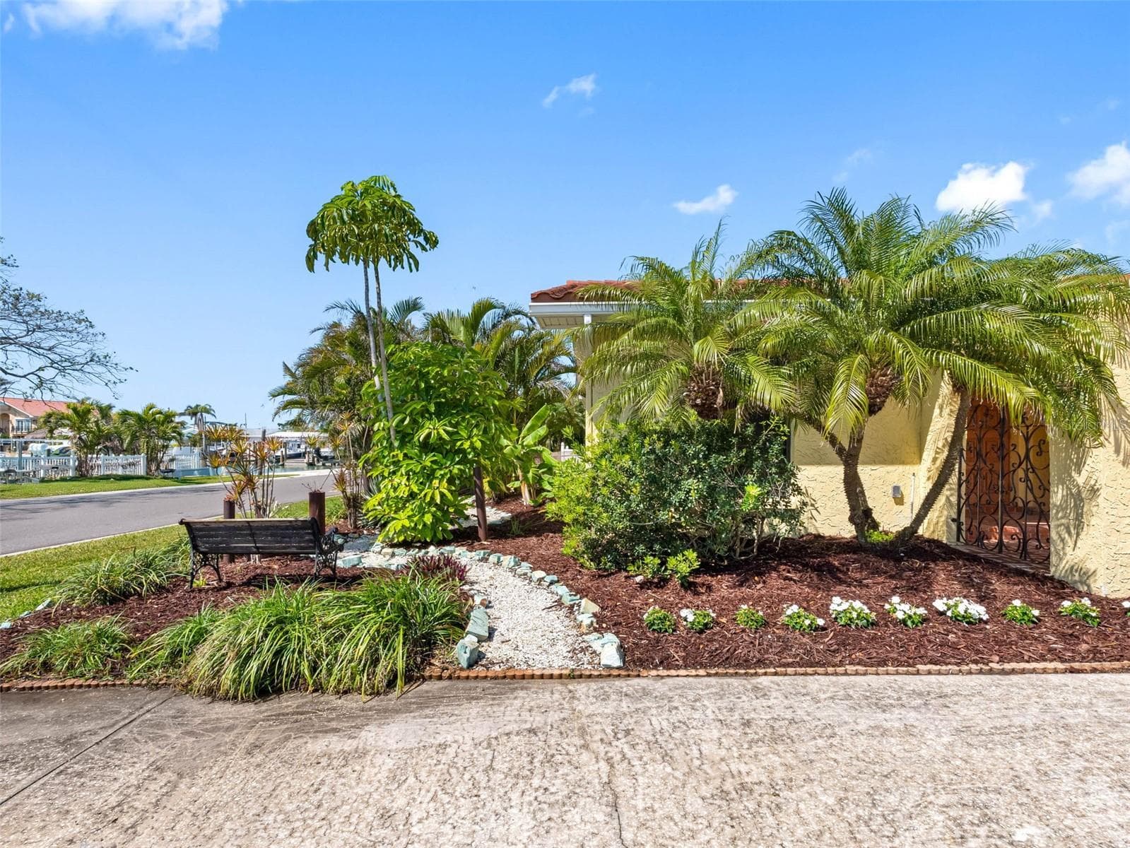 Single Family Residence at 562 JOHNS PASS AVE, MADEIRA BEACH, photo 10 of 89