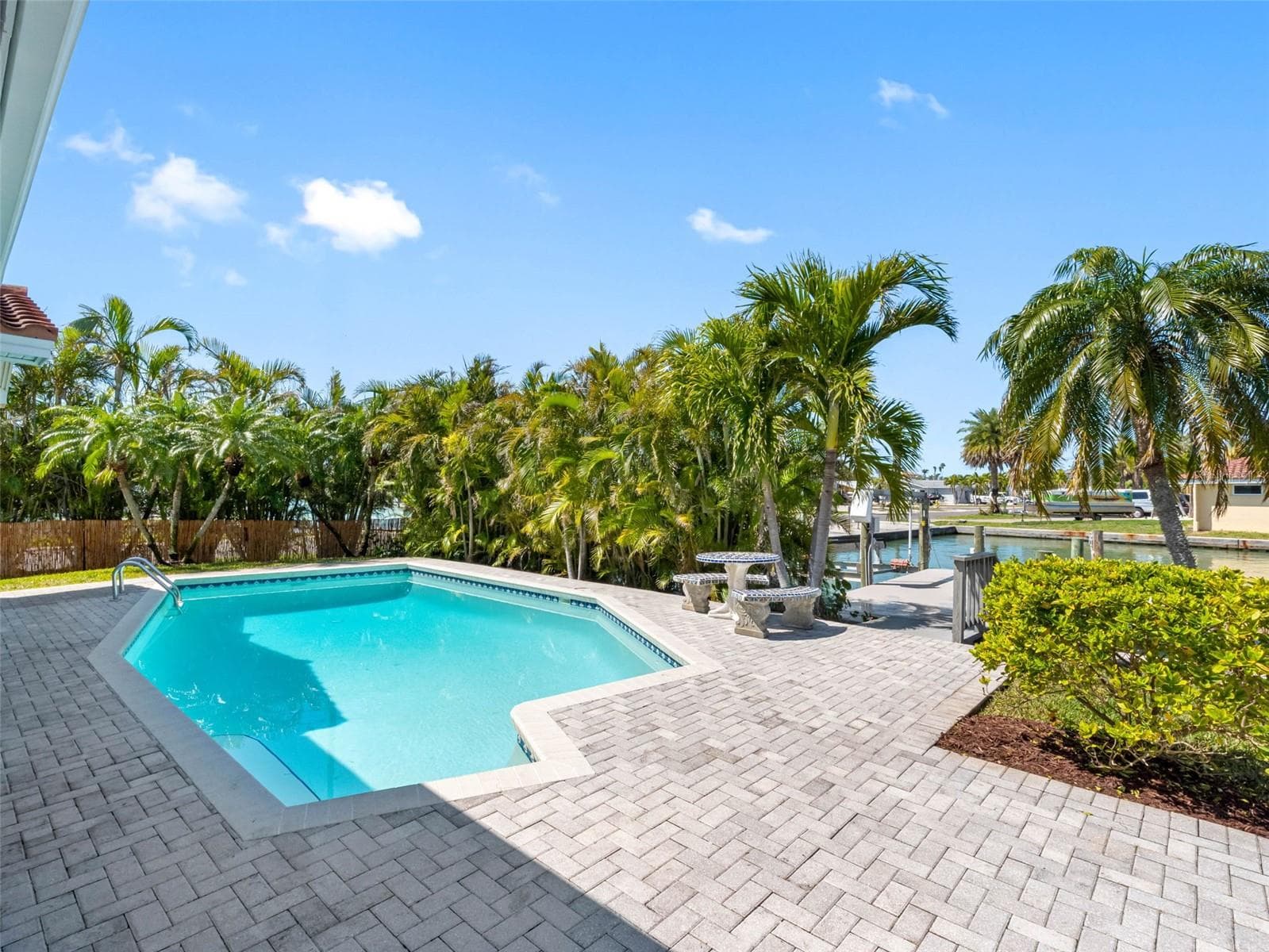 Single Family Residence at 562 JOHNS PASS AVE, MADEIRA BEACH, photo 15 of 89