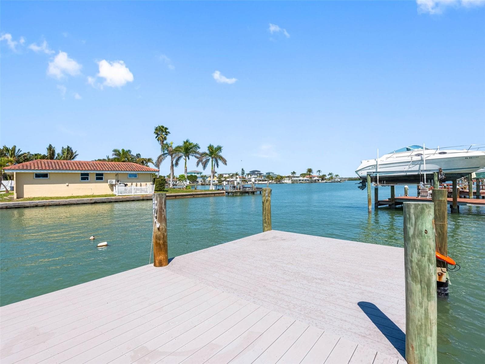 Single Family Residence at 562 JOHNS PASS AVE, MADEIRA BEACH, photo 23 of 89