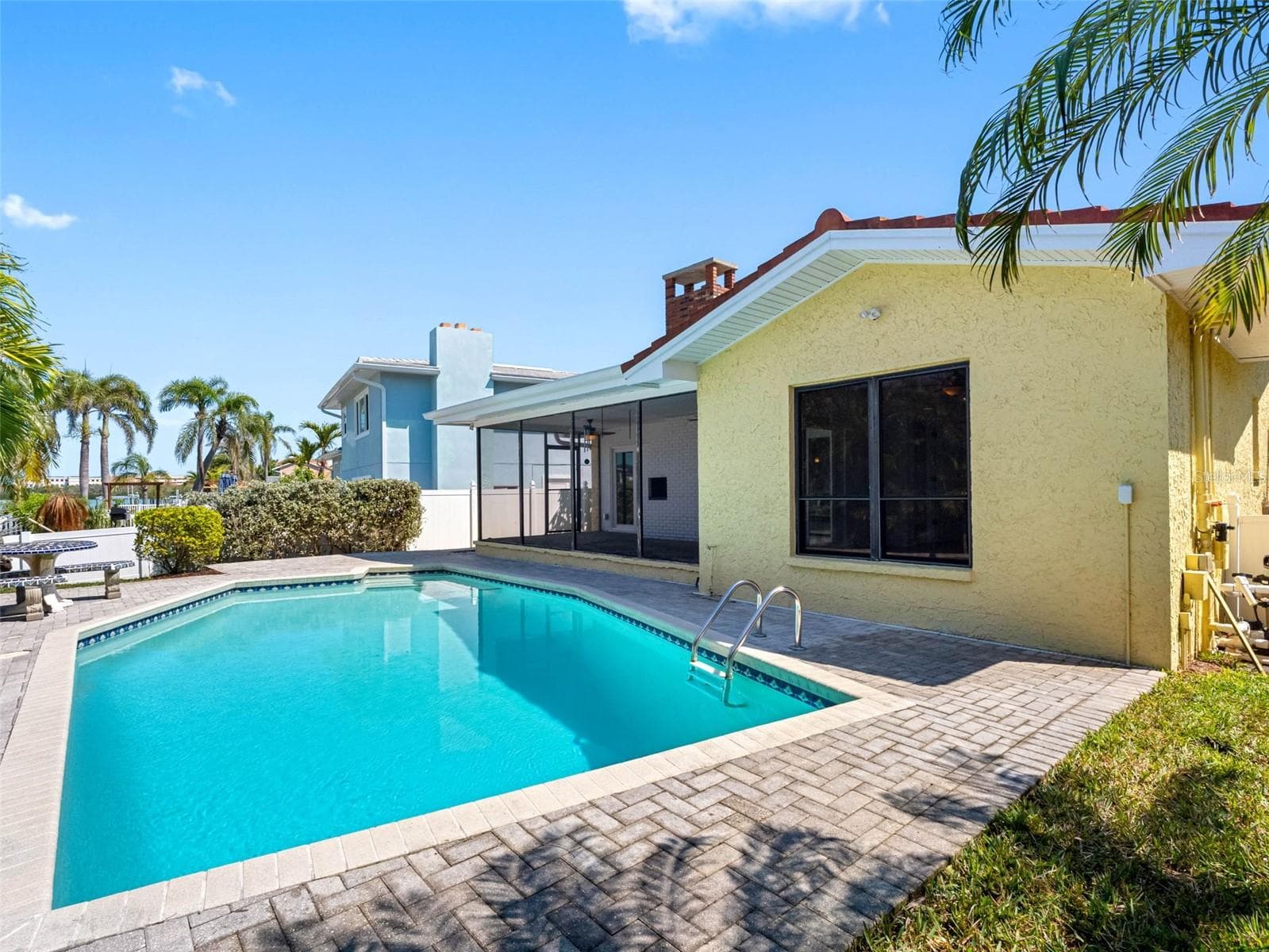 Single Family Residence at 562 JOHNS PASS AVE, MADEIRA BEACH, photo 26 of 89