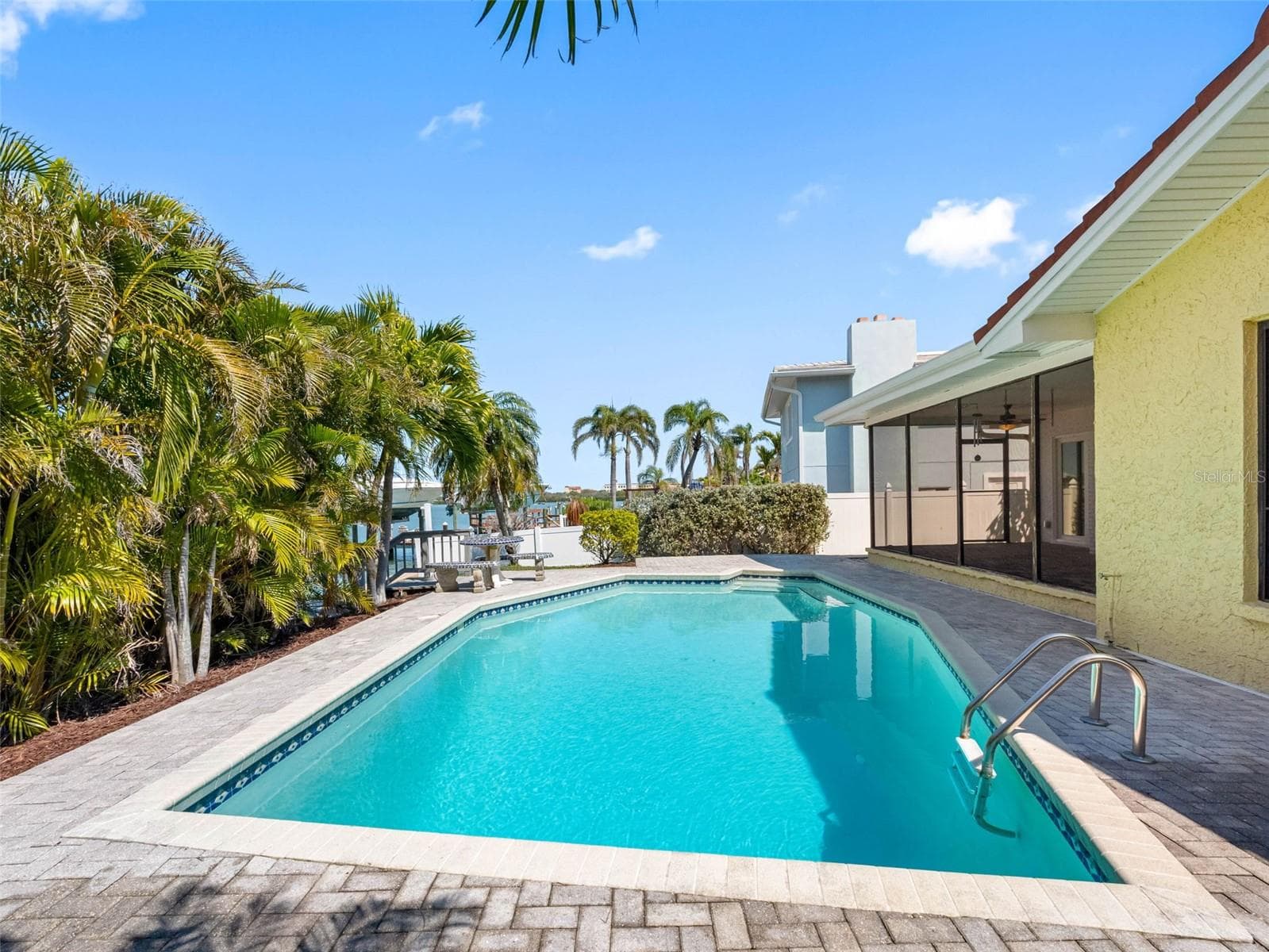 Single Family Residence at 562 JOHNS PASS AVE, MADEIRA BEACH, photo 27 of 89