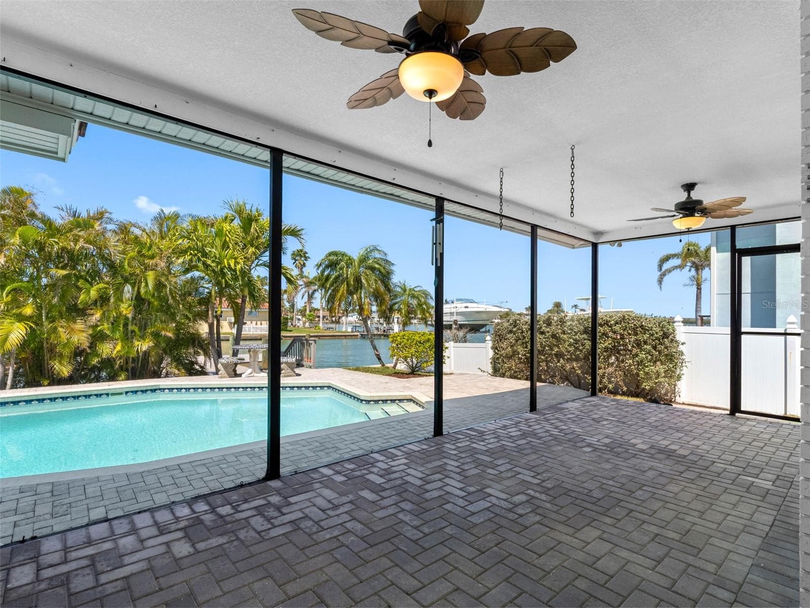Single Family Residence at 562 JOHNS PASS AVE, MADEIRA BEACH, photo 31 of 89
