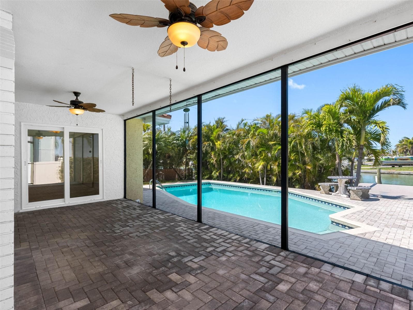 Single Family Residence at 562 JOHNS PASS AVE, MADEIRA BEACH, photo 32 of 89