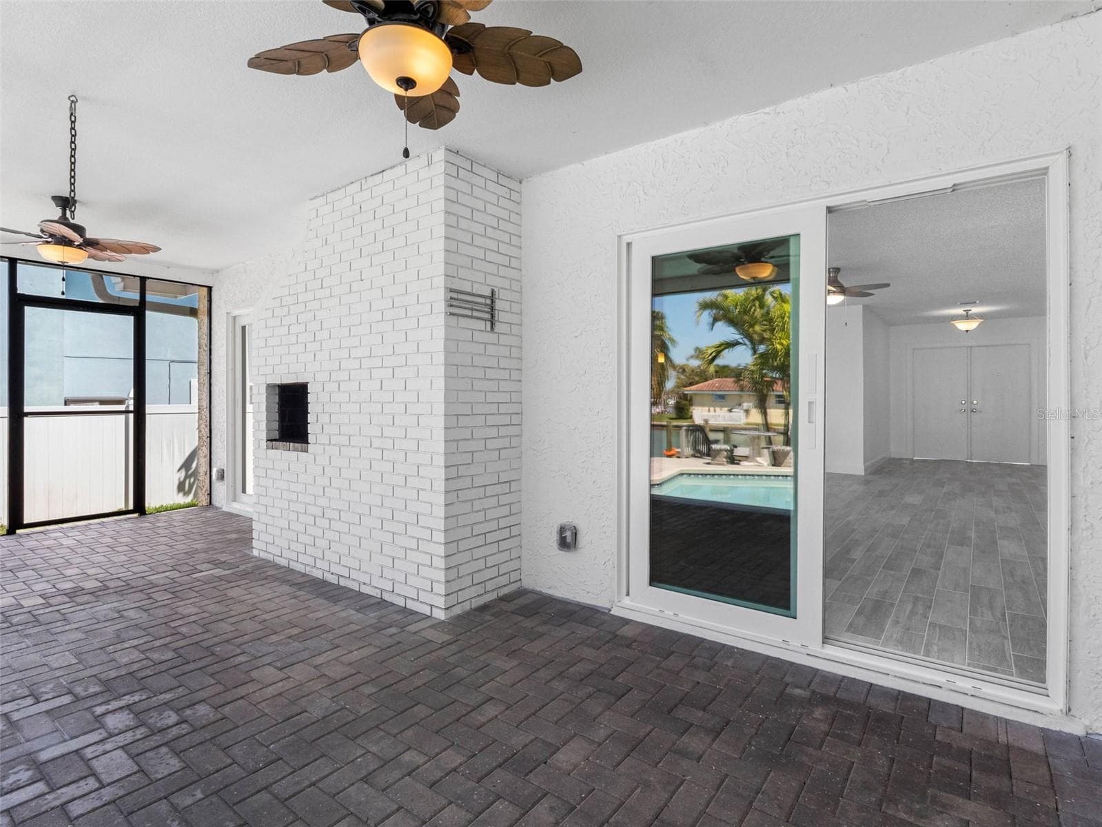 Single Family Residence at 562 JOHNS PASS AVE, MADEIRA BEACH, photo 35 of 89